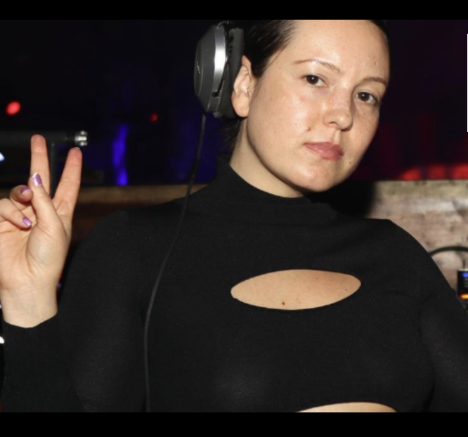 DJ Magglezzz (9PM- 2AM)