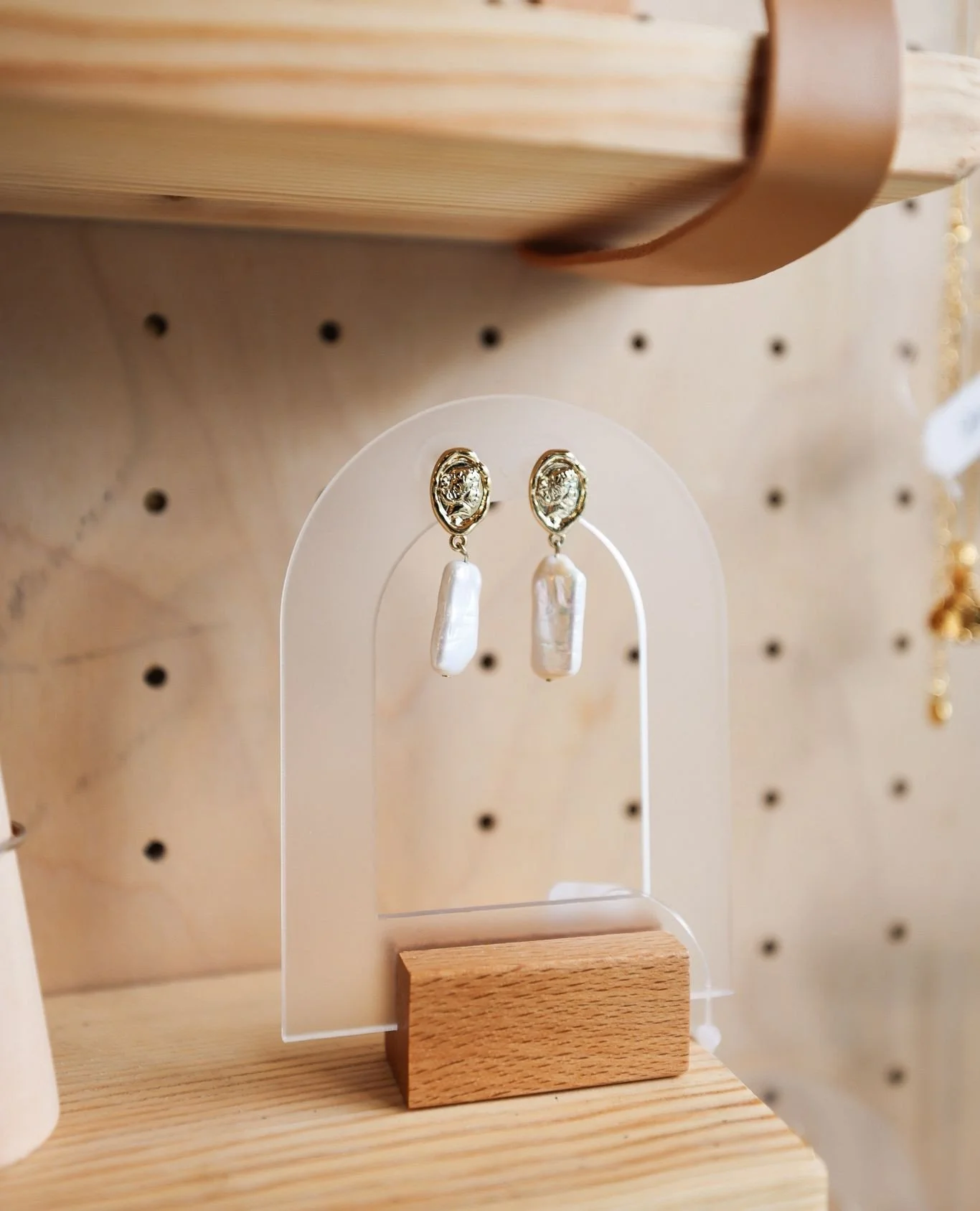 Have you checked out @findingyoyo pop-up at Bow Market yet?!⁠
⁠
Finding YoYo is filled with heartfelt, handmade jewelry. They are known for their handmade &amp; designed pieces with natural pearls. They also have solid gold, 14K gold filled, and ster