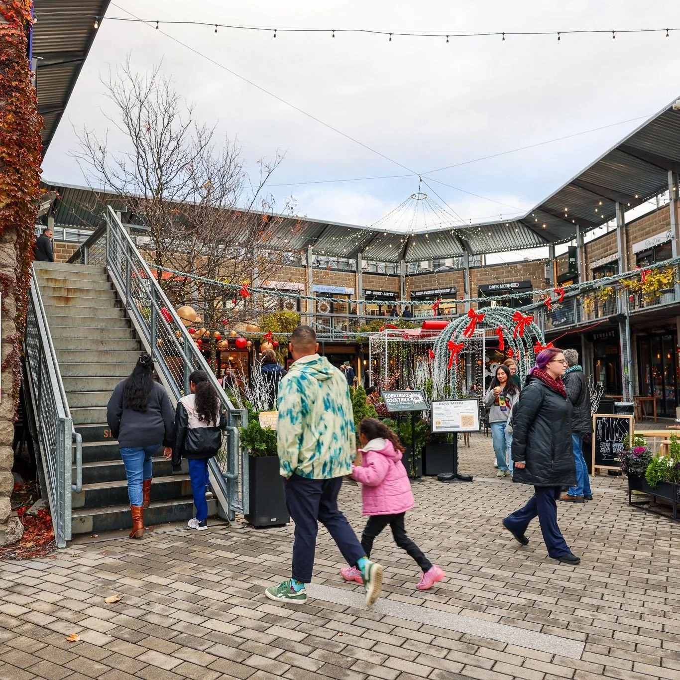 Today is the day! It's time to celebrate the season at Bow Market + Union Square today from 1-6pm during the Union Square Jingle ⭐️ ✨⁠
⁠
⛄️ Our businesses are decked with sparkling lights and dressed up windows! Vote for your fave window - Grab a bal