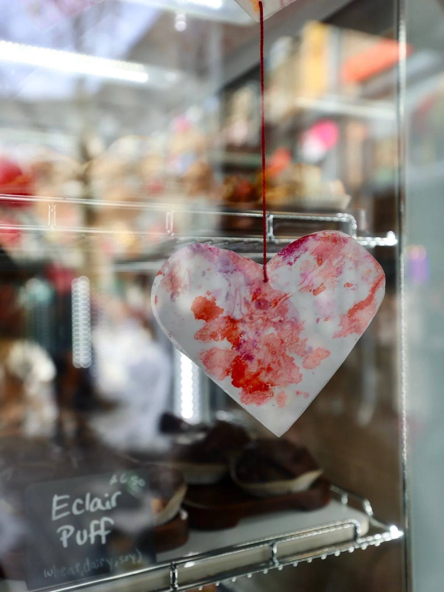 💗➡️ Swipe to see all the events happening next week for Galentine&rsquo;s &amp; Valentine&rsquo;s at Bow Market 💌

(Check individual events/businesses for tickets and details)

2/9 🌈 @rebelrebelsomerville - Dyke Night (6pm&ndash;midnight), wine li