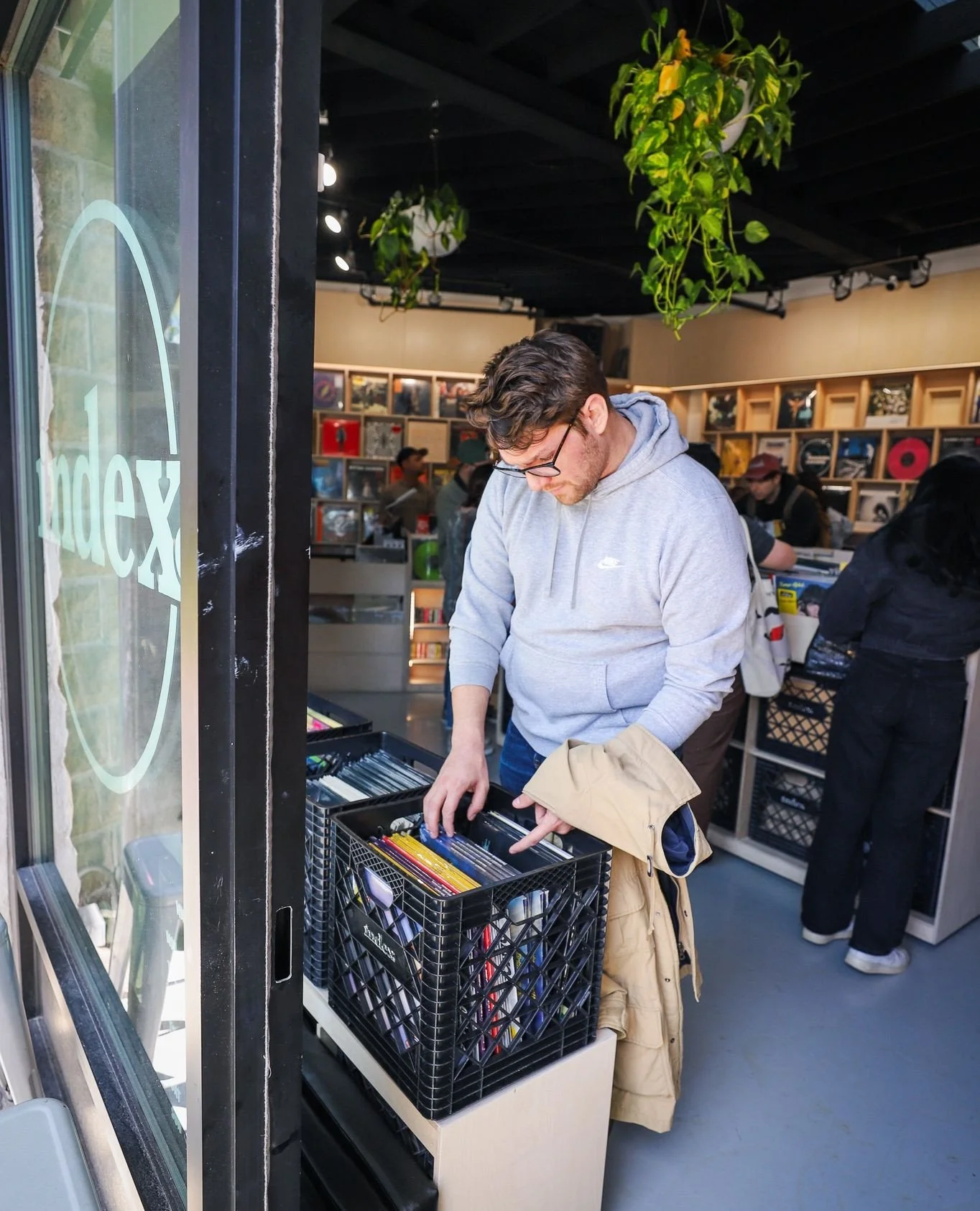 Next Saturday (4/18) is Record Store Day! @vinylindex is hosting a full day &amp; night of good vibes at the market 💿⚡️⁠
⁠
DJ sets outside and in @upstairs.at.bow, vinyl drops, music inspired food &amp; drink specials, exclusive RSD merch, and an of