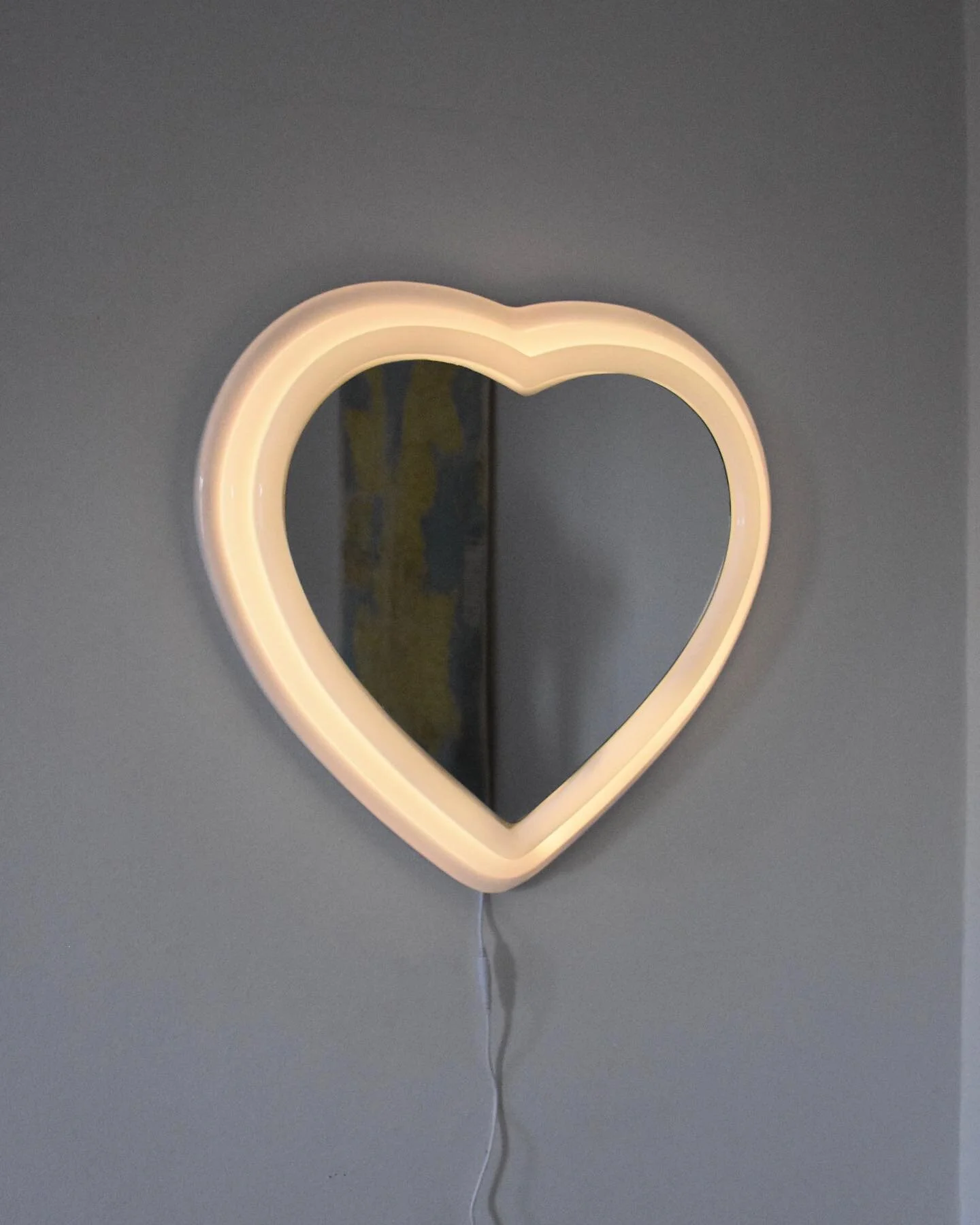 The &lsquo;LY&rsquo; mirror 
 
You know the score, available in Warm white, (which also comes with a nice heartbeat effect which can be seen in the video) 

And also available in the after-party glow 😈

Will be available on website soon... 
#loveyou