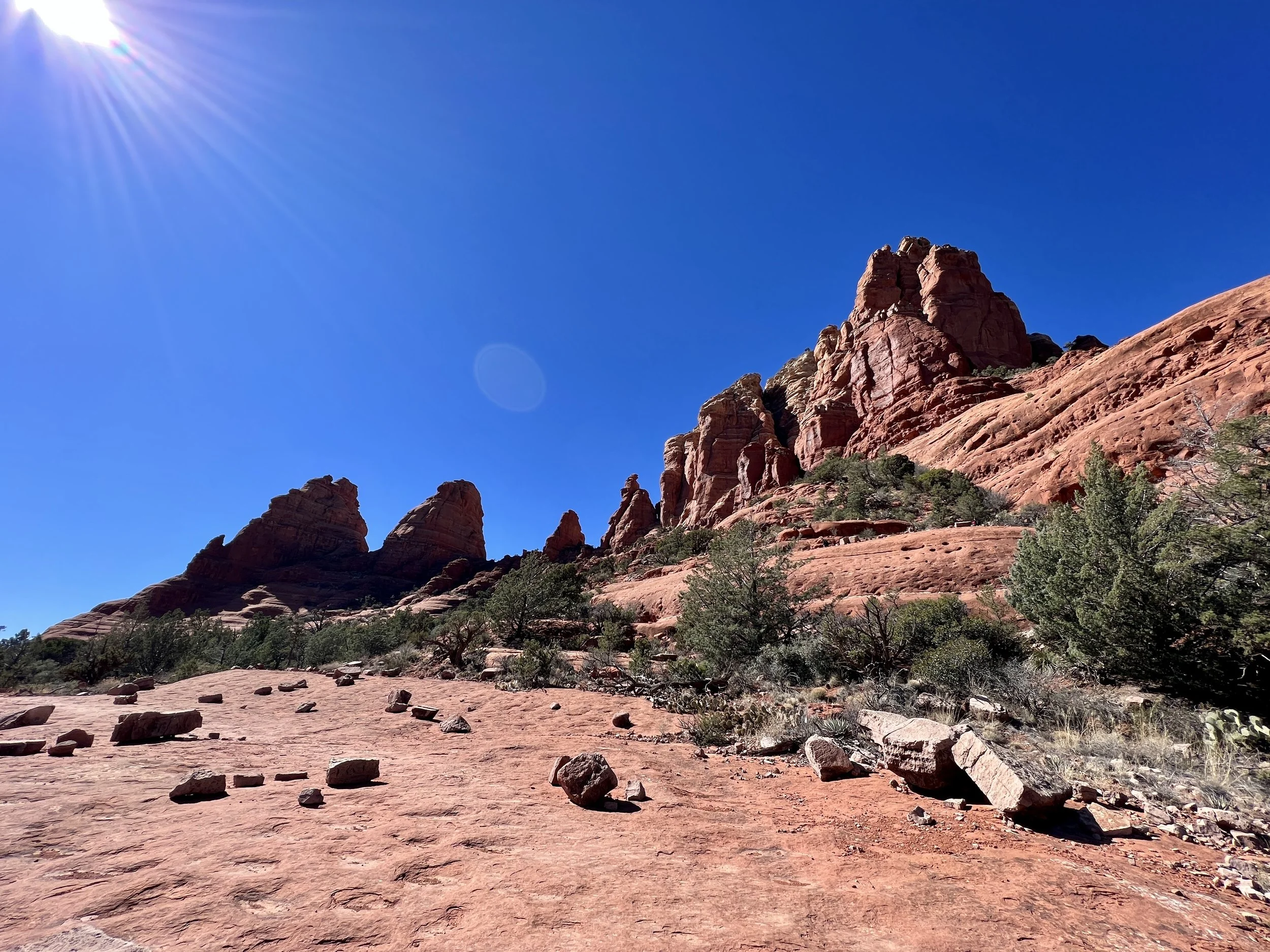 Hike Sedona's Twin Buttes Loop for an Immersive 360-Degree Red Rock Experience