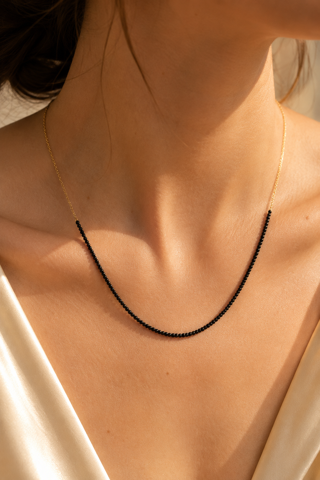 black-diamond-close-neck-detail.png