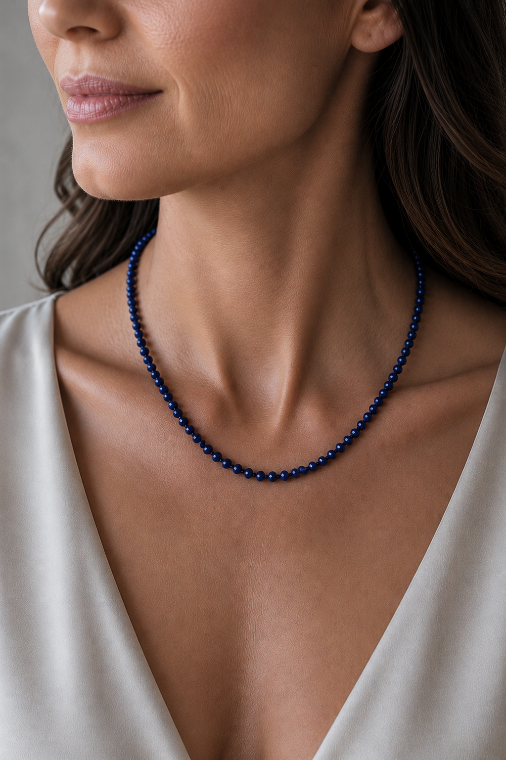 ROndel Necklace-Blue-Sapphire-Model-SHot.png