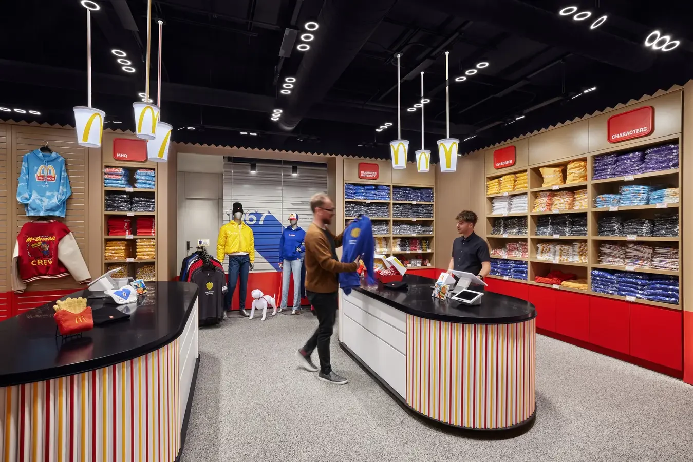 McDonalds-Fan-Store_Chicago_2.webp