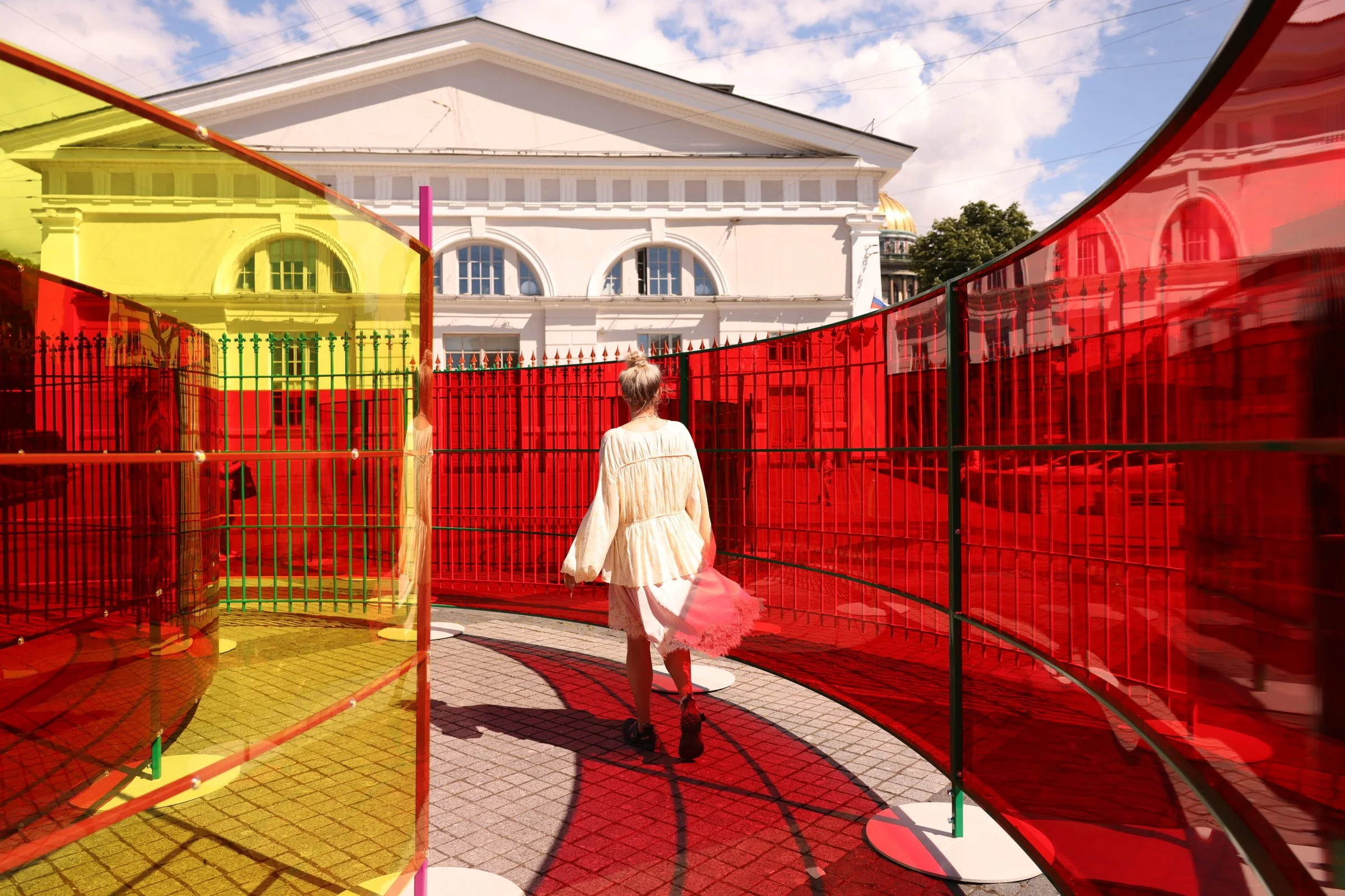 Detalhe da obra 'Spatial drift' (2026), de Rommulo Vieira Conceição, em São Petersburgo, Rússia, 2026. Foto_Kolpachnikova Irina_Cortesia Aura_9.jpeg