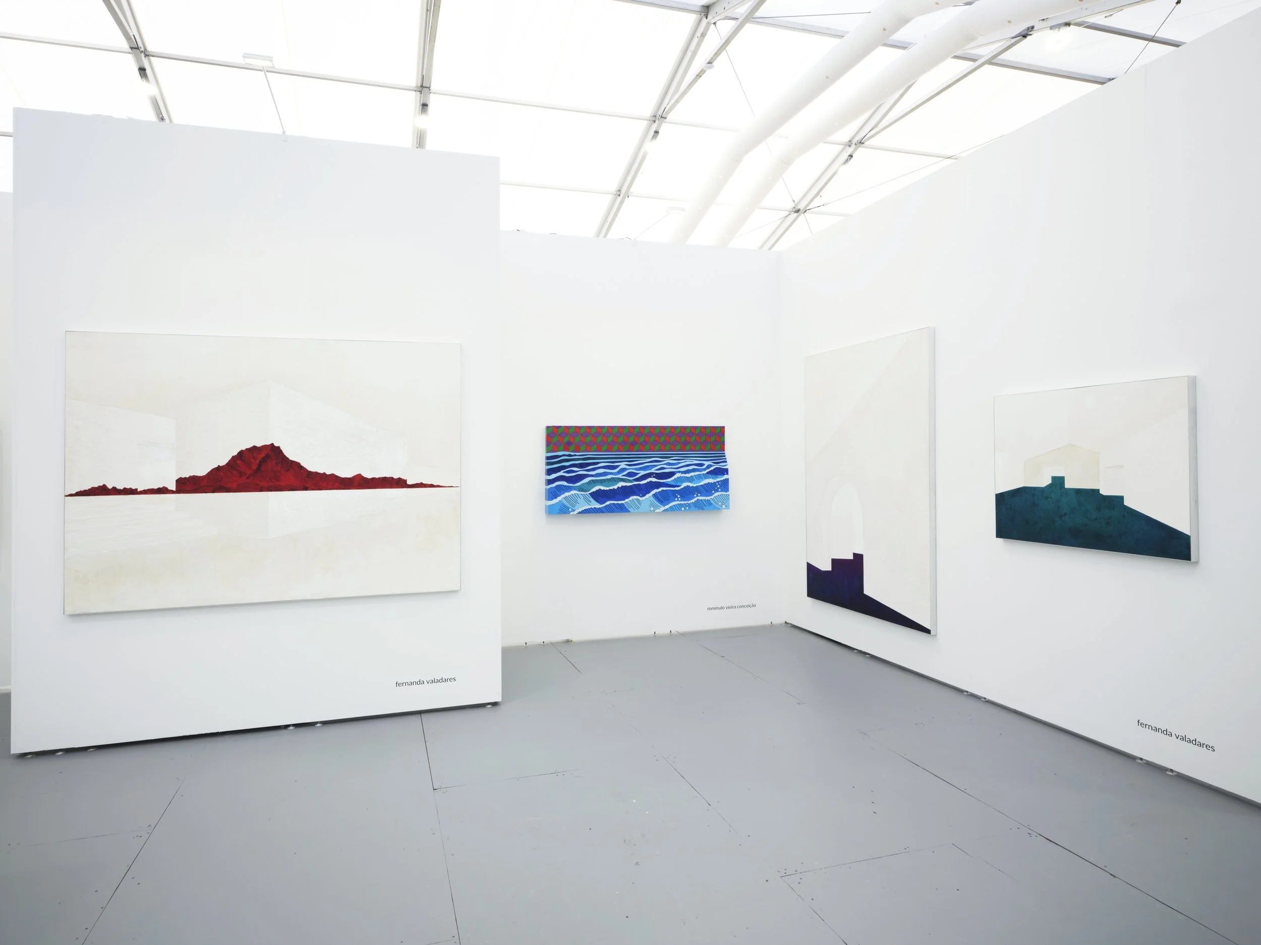 Vista do estande da Aura na Untitled 2025, Miami. Foto: Yosuke Kojima