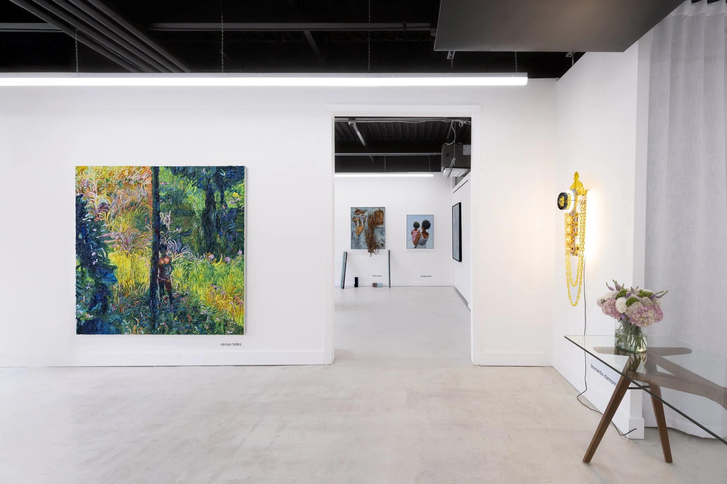 Vista da exposição “Material Cartographies”, Coral Gallery, Miami, 2026. Foto: Brooke D’Avanzo