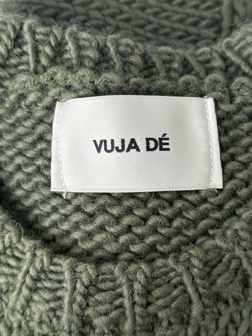 Vuja De Low Gauge Knit Sweater Moss Green — konbeanie