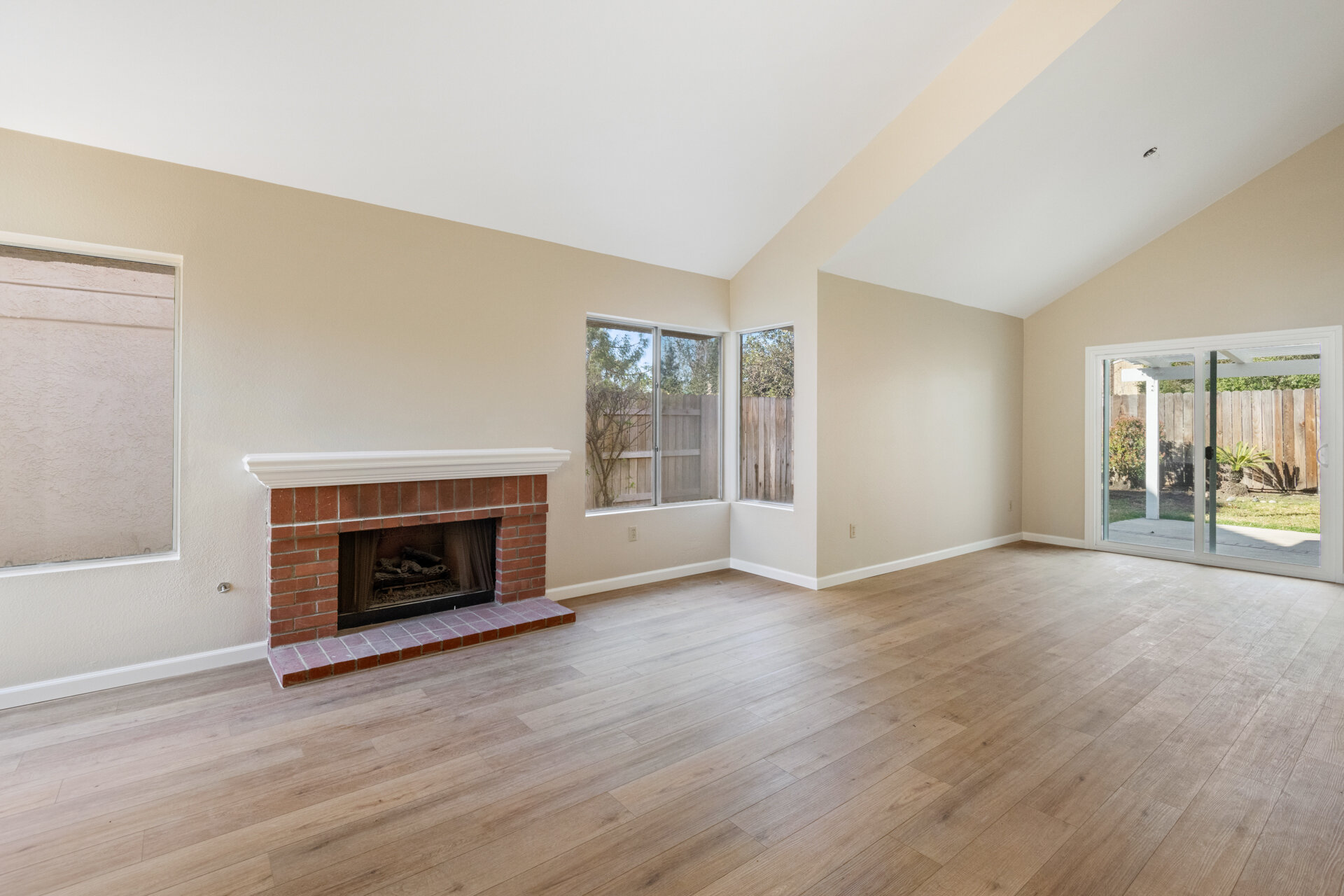 6781 Pecan MLS-5.jpg