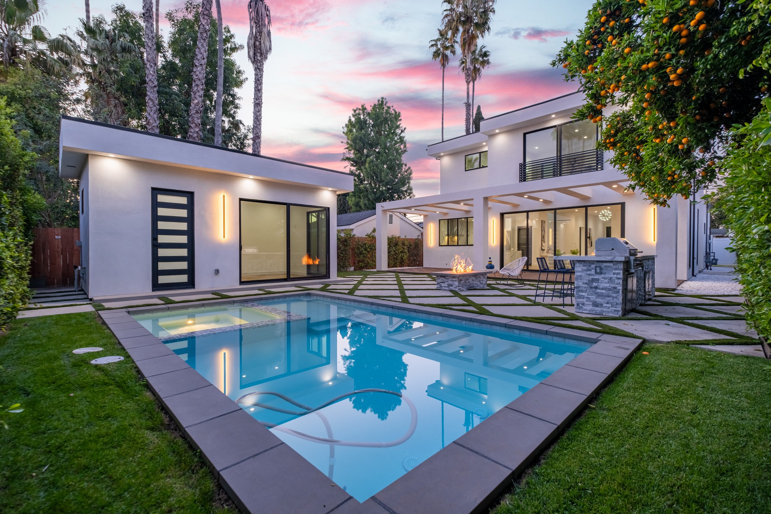 Twilight - 13908 Calvert St-87.jpg