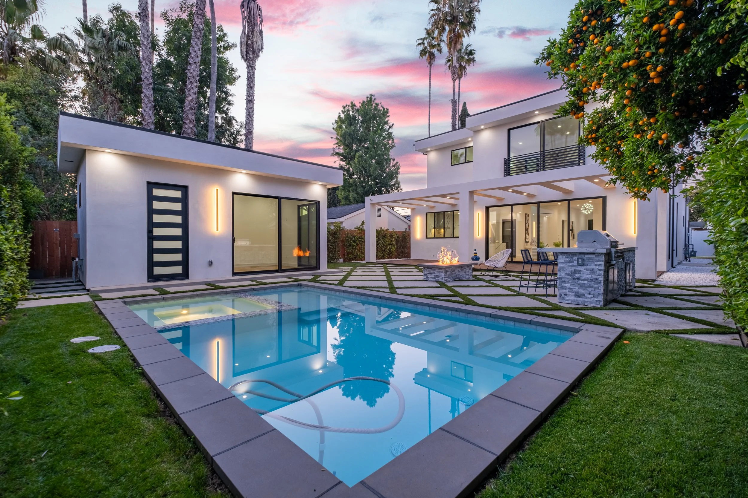 Twilight - 13908 Calvert St-87.jpg