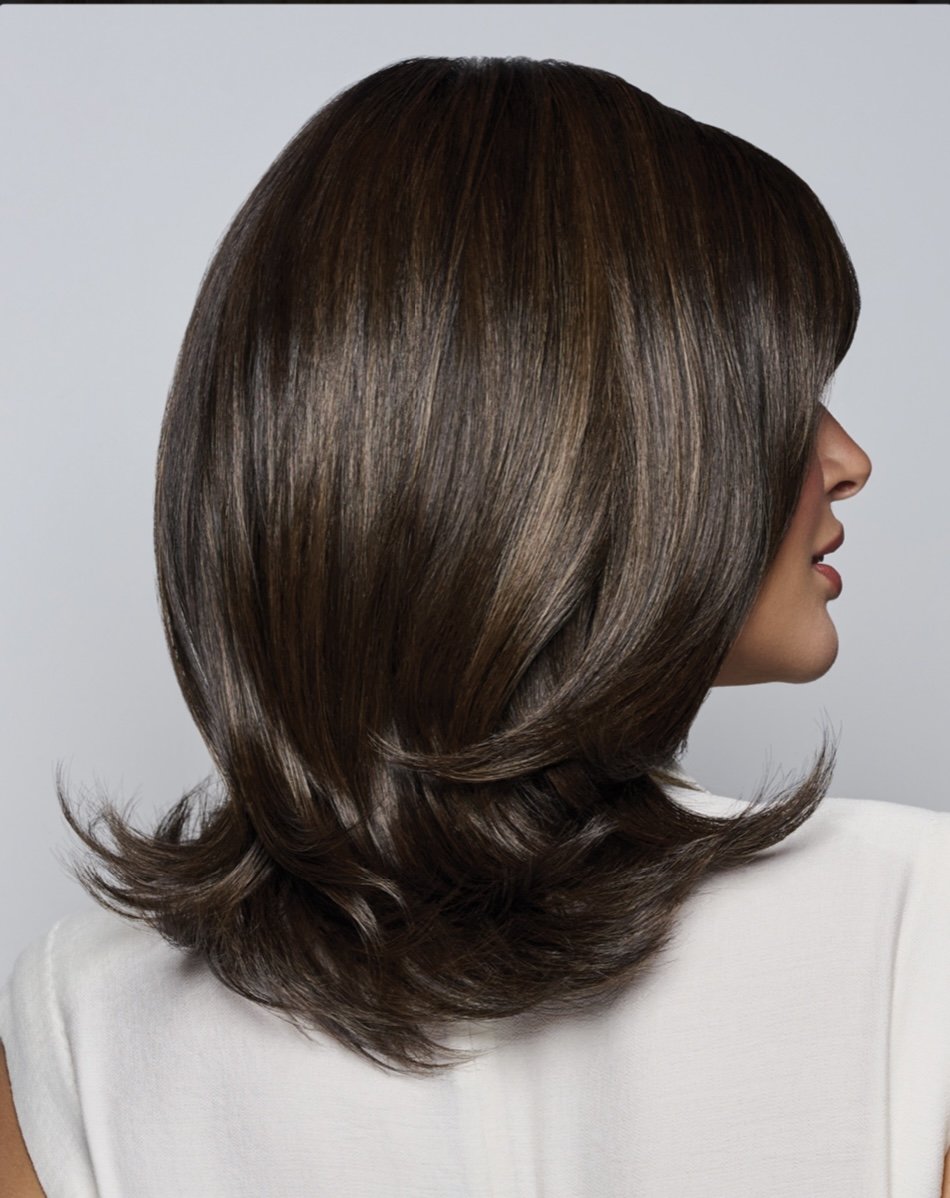 Raquel Welch Showrunner wig in brunette