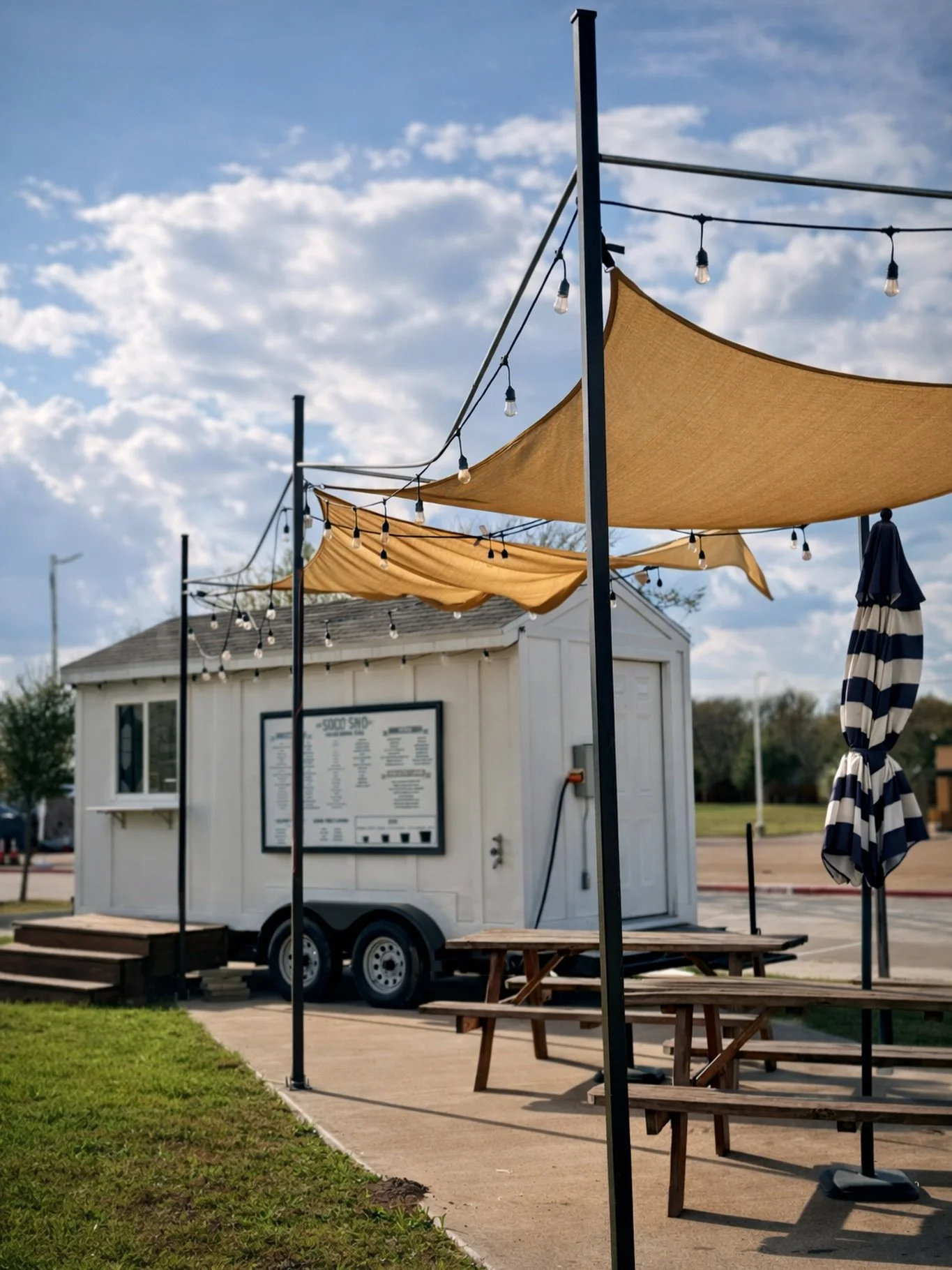 Monday blues aren&rsquo;t so bad when they look like this 💙⁠
⁠
See you May 9 🍧⁠
⁠
📍 4160 SH-6 S⁠
College Station, TX 77845⁠
⁠
#BryanTX #SoCoSno #CollegeStationTX #snowconeseason⁠