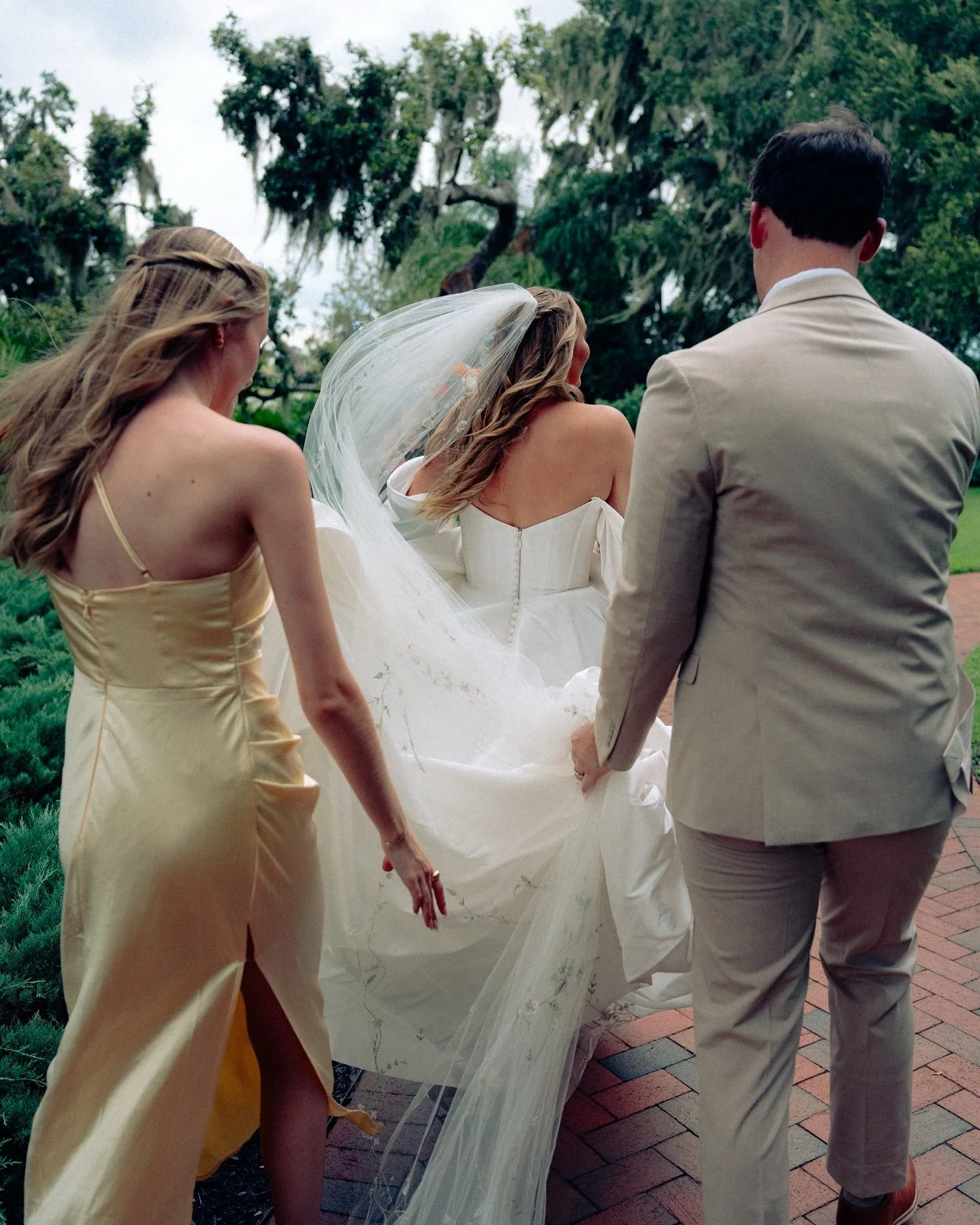 Had a lot of fun helping @catalinaanniephoto with this wedding! Through the wind and rain, I feel it made such unique and beautiful photos for Maddi and Drew! It was also really awesome to see @filmedbysmith being a boss and filming this wedding too!