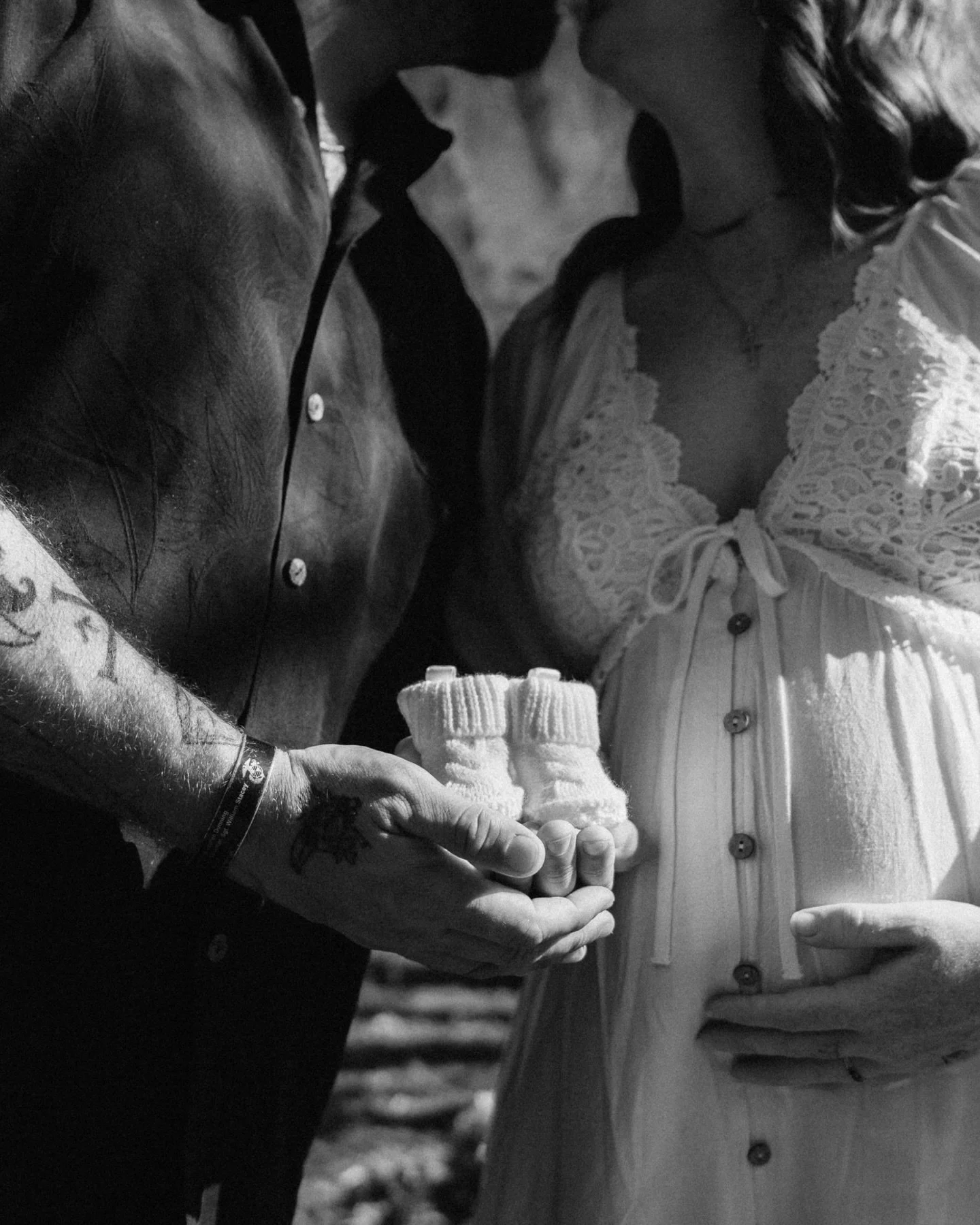 Baby coming soon! Congrats to Emily and Josh! It&rsquo;s been so cool to capture their major milestones in life 😭 
.
.
#tampamaternityphotography #tampaphotographer #maternity