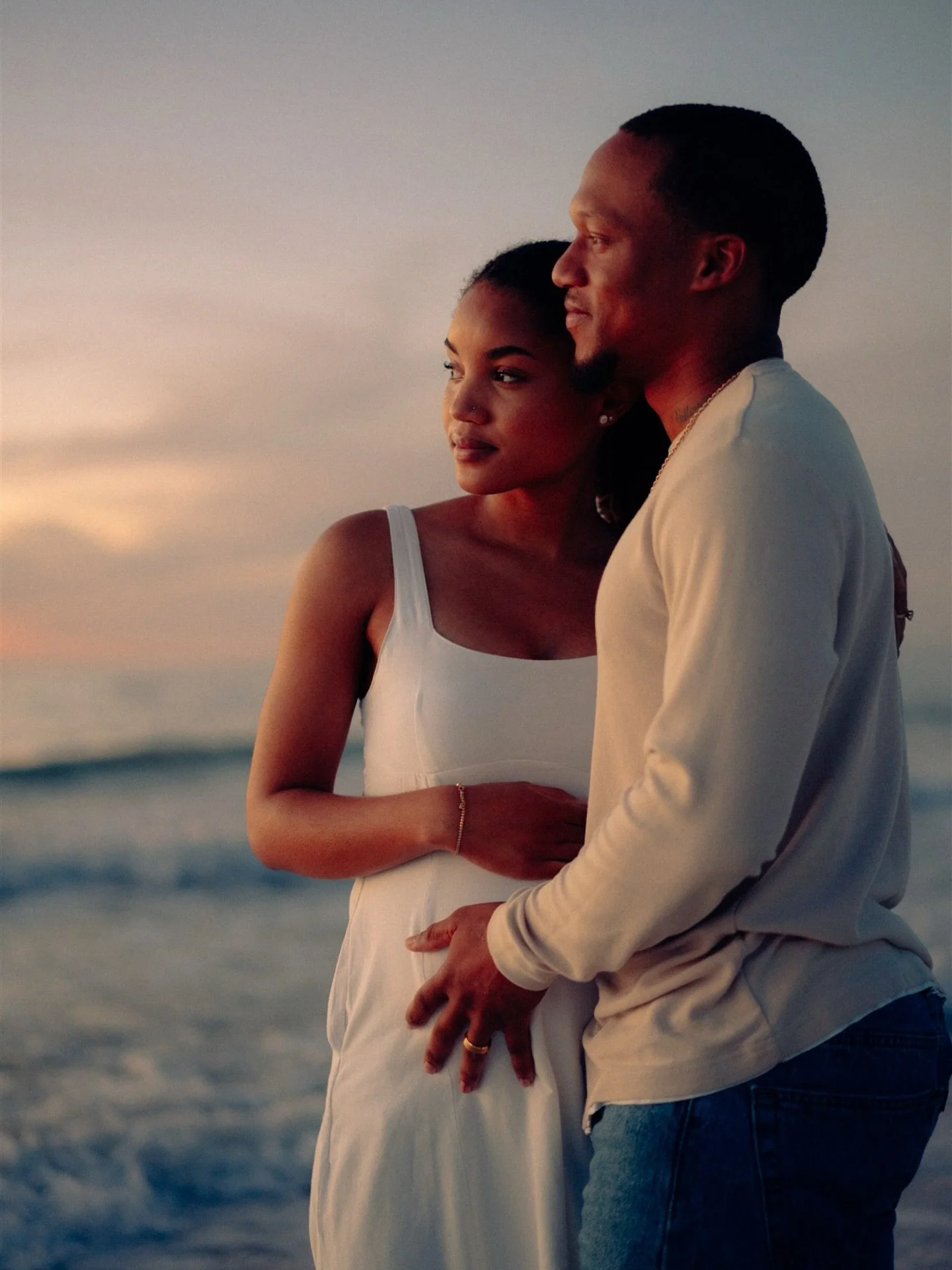 from the amazing maternity photoshoot with Chloe and Caylan 🥰