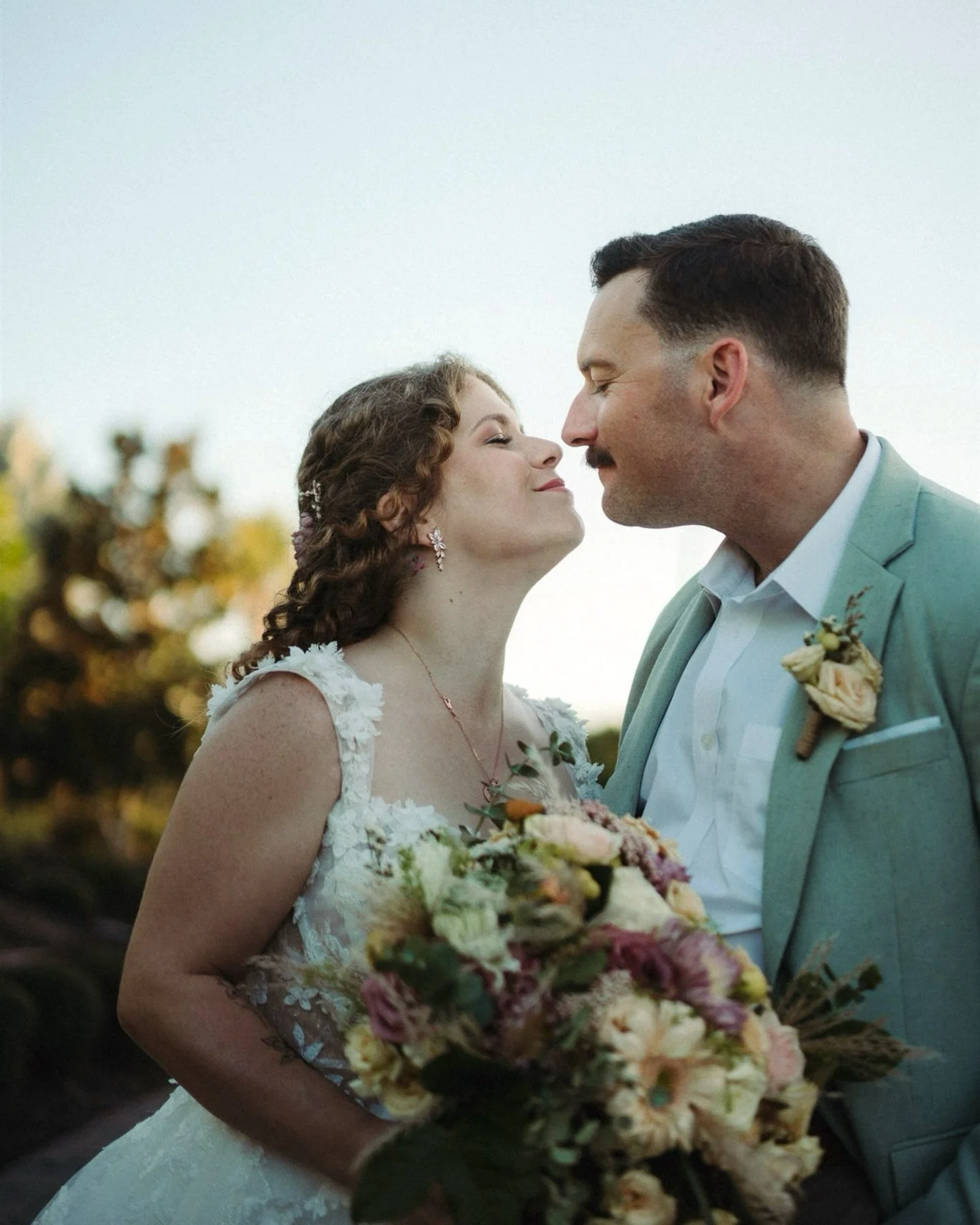 Cheers to Alayna &amp; Brendan! 🥂 You all were so so wonderful. This was perfect.

Second photographer: @gracelynnfilms

#tampaweddingphotographer #sarasotaphotographer #floridaweddings