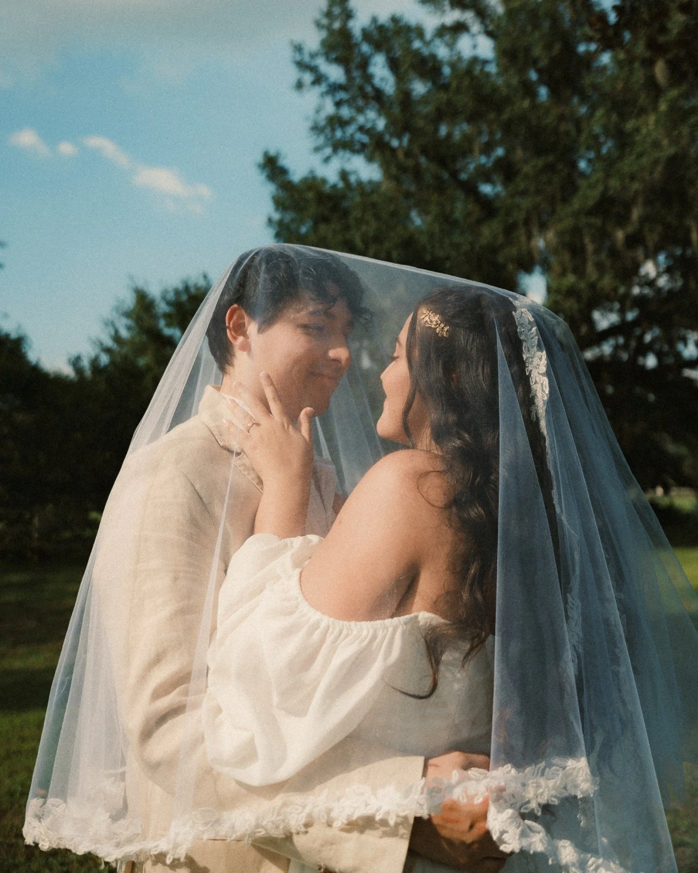 In 3 days these two are celebrating their one year anniversary!

Venue: @ulianaestate
Photographer: @macaspacimages
