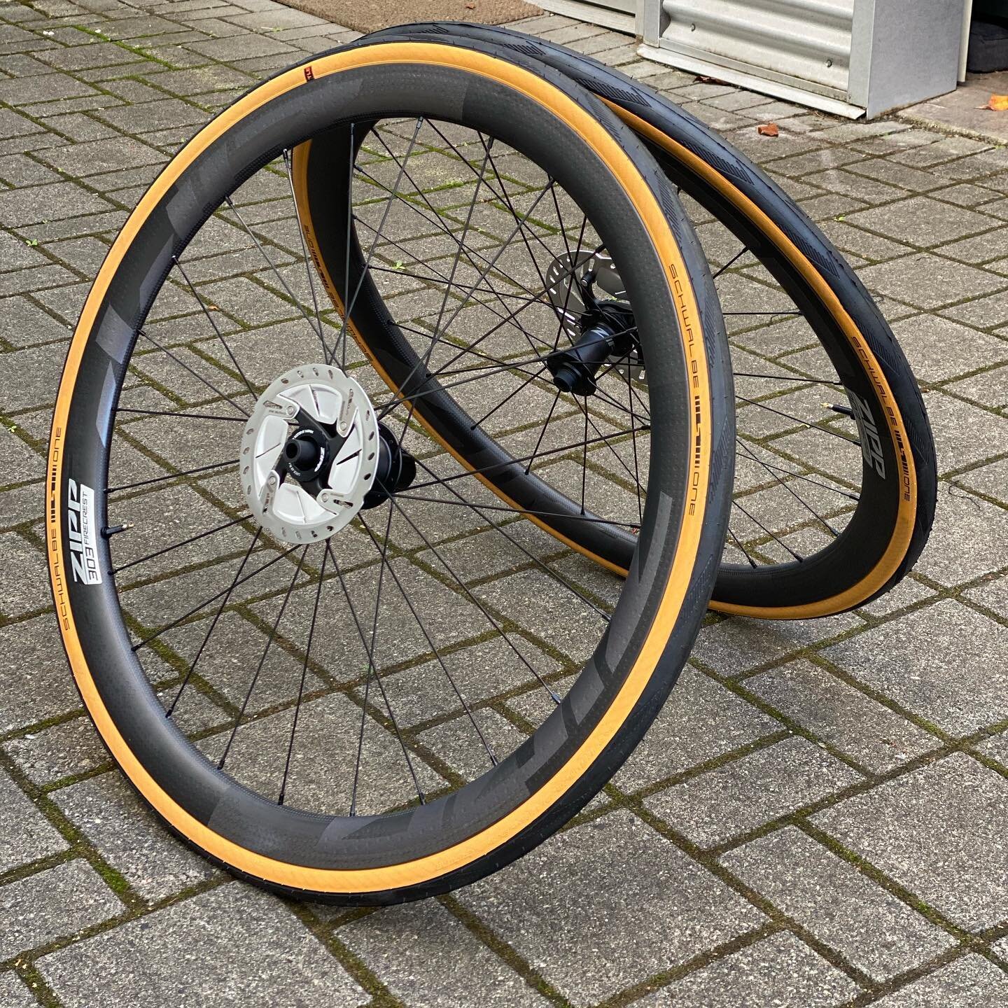 These new @zippspeed 303 Firecrest wheels came out straight fire 🔥, right? Interested in a new groupset, wheelset, power meter, or bike for 2021? Availability is super slim right now, and it looks like that will continue well into next year. We&rsqu