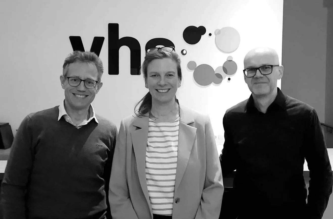  Karsten Schneider, Verbandsdirektor Landesverband der Volkshochschulen Schleswig-Holsteins, Dr. Anja Timmermann, Dr. Björn Otte (Kiel). Foto ©lv-vhs-sh. 