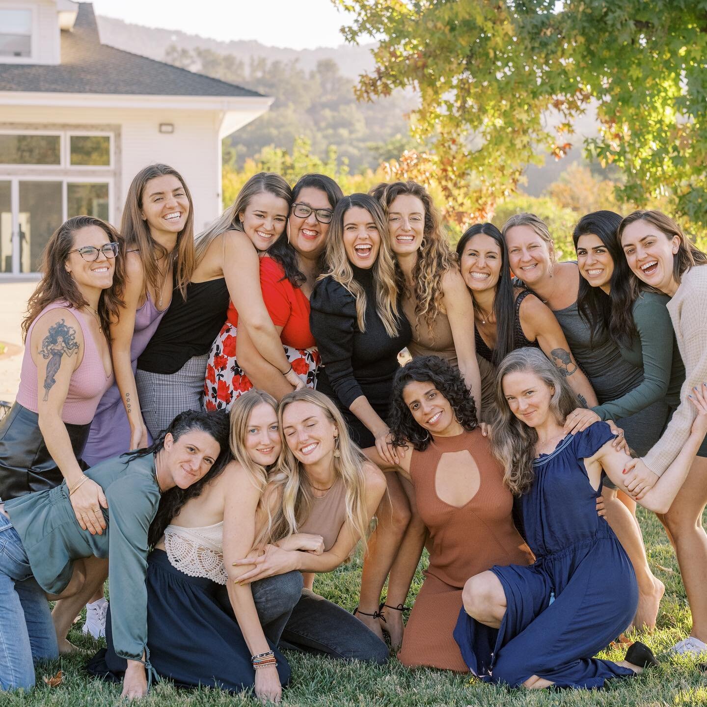 Do you have a corporate job, and want to feel as confident and comfortable in your sx and relationships, as you do at work?

Some people assume the work we do at @desireonfire is only for entrepreneurs, I think because @aimeebatuski and I are both bu