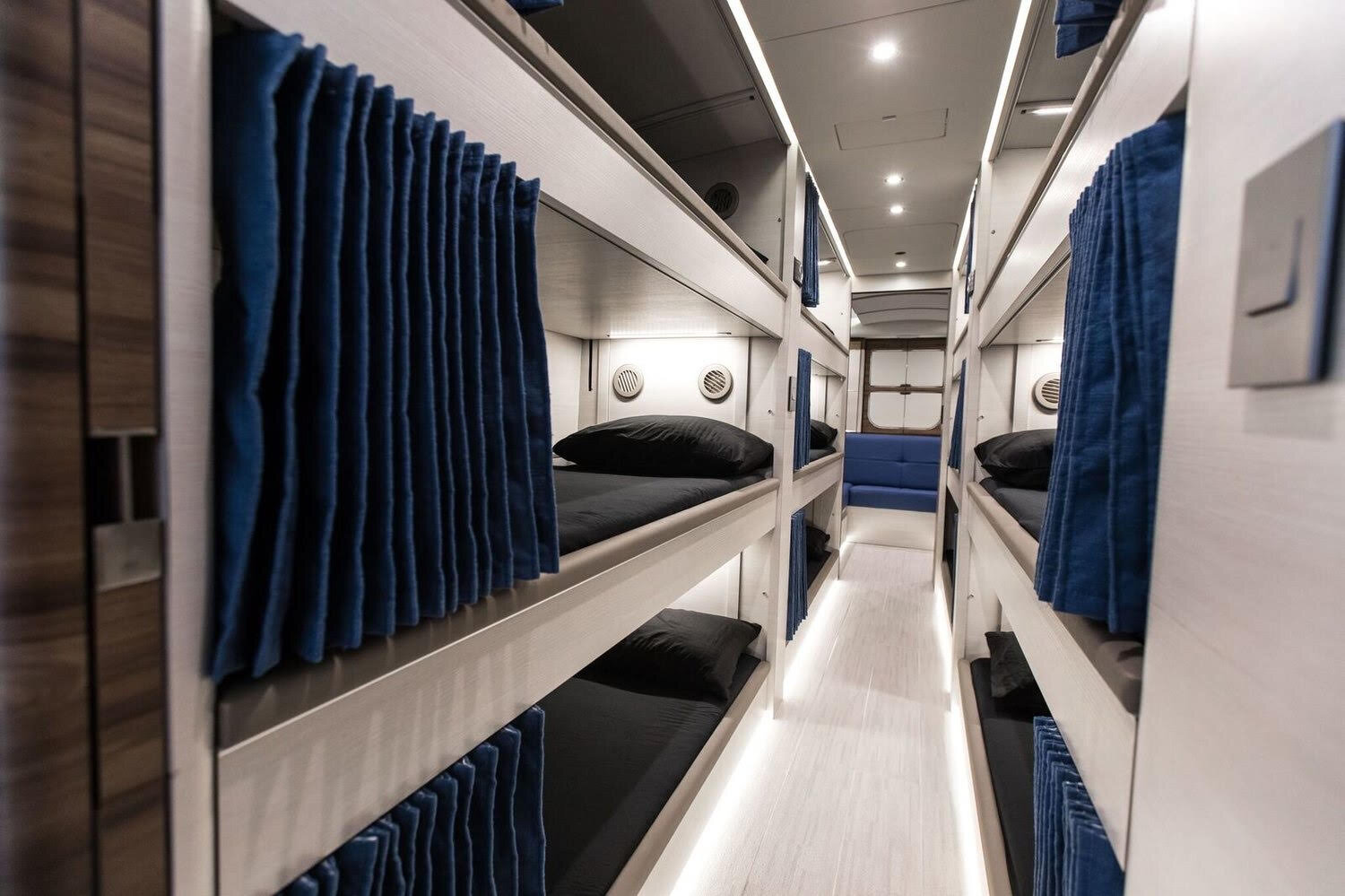 travel bus with beds