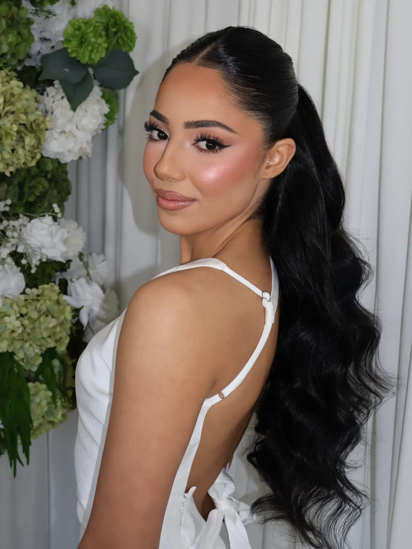 our beautiful bride Jennifer ✨ 

hair @vdhair 
&bull;

&bull;

&bull;

#sydneymakeupartist #makeup #makeupartist #makeupartistsworldwide #bridalmakeup #glammakeup #bridalmakeupartist #bridal #reels  #bridesdress