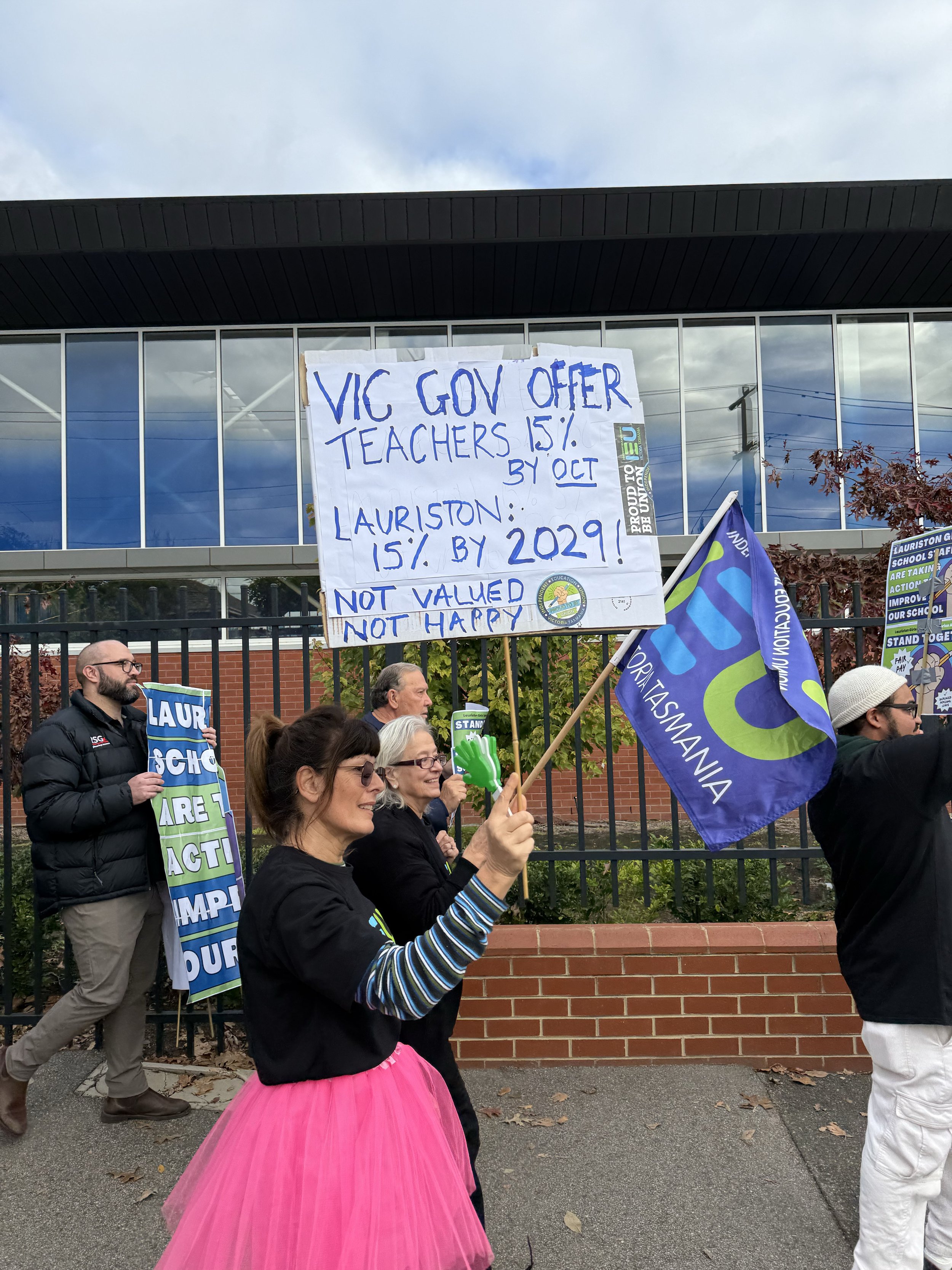 Lauriston sign government.jpg