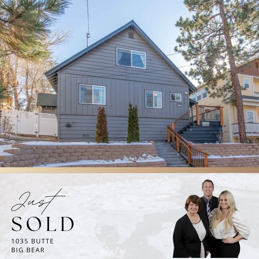 This 4 bedroom Big Bear home is ready to be rented!! Let us know if you&rsquo;re interested in a weekend away &amp; we will connect you to this hot property with ski slope views ⛷️ #sold #snowday #bigbear