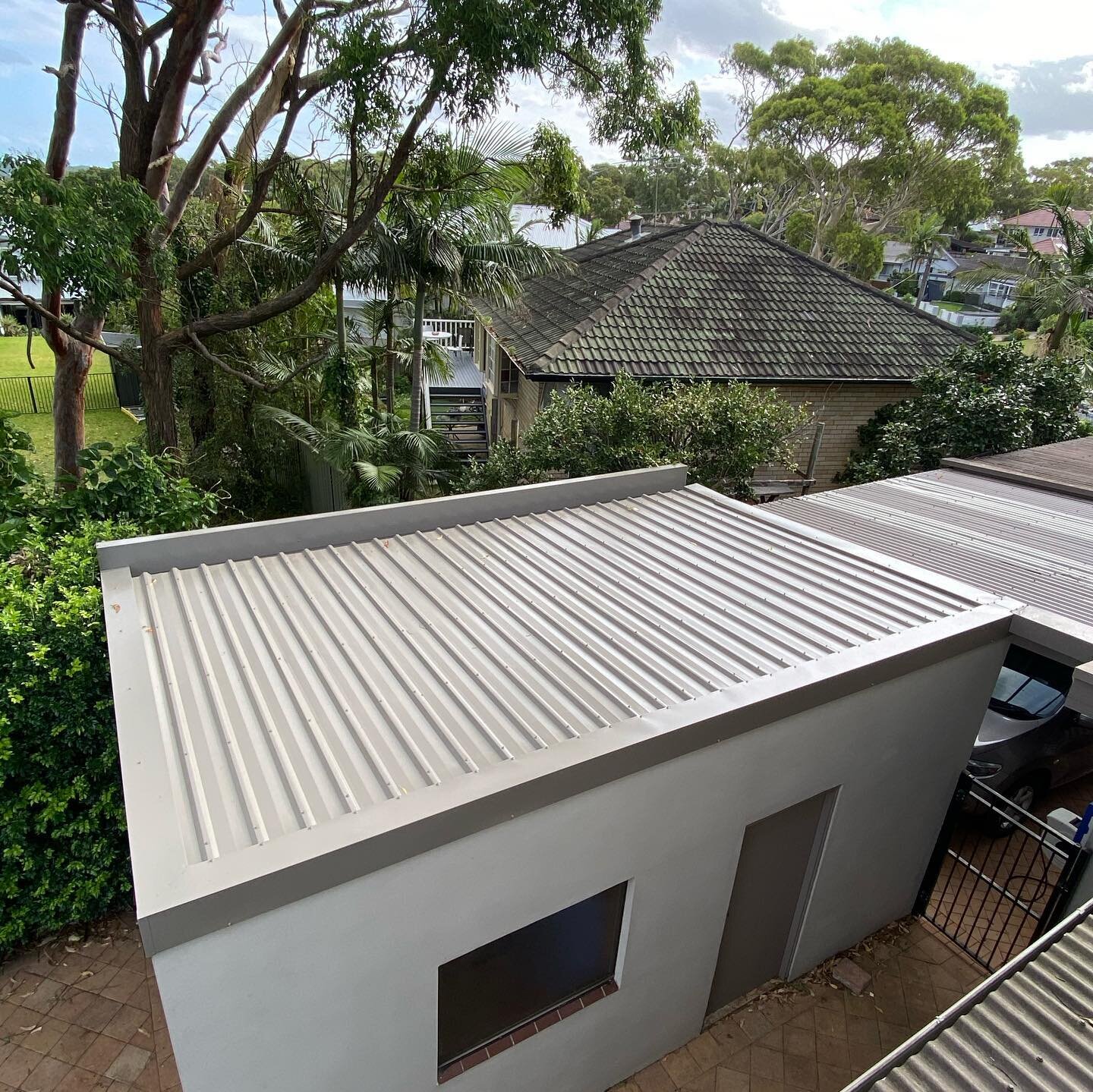 Woolooware re-roof a fresh new look! 
.
.
.
We recently completed this little re-roof for our awesome clients in woolooware.
The existing roof was under engineered which cause the roof to sag and constantly leek. 
&bull;
&bull;
&bull;
We installed 2 