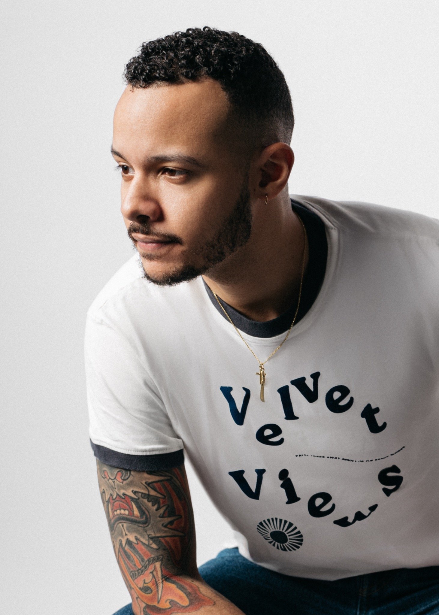 Ariel Díaz portrait against a white background