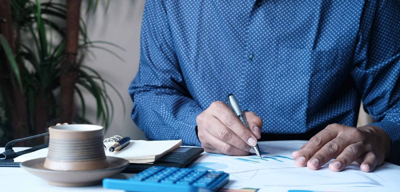 SENIOR ACCOUNTANT