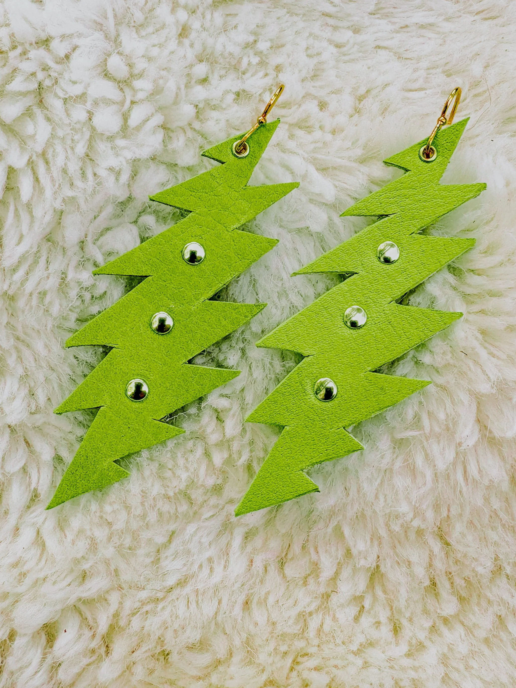 Bolt lime studded (1).jpg