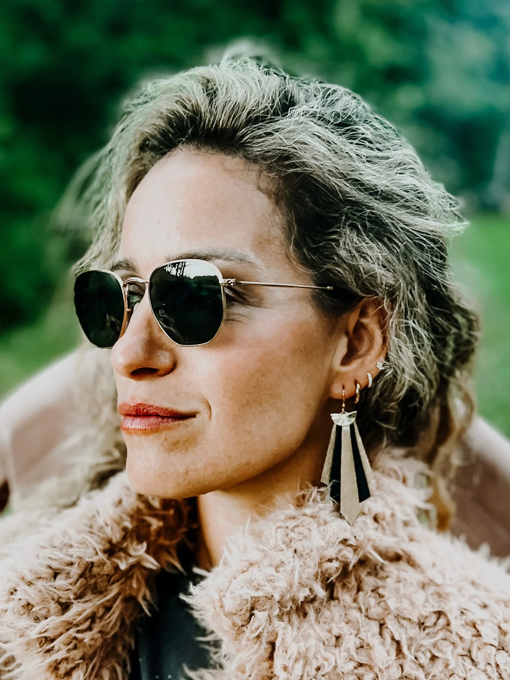 Light gold black 2 (1).jpg