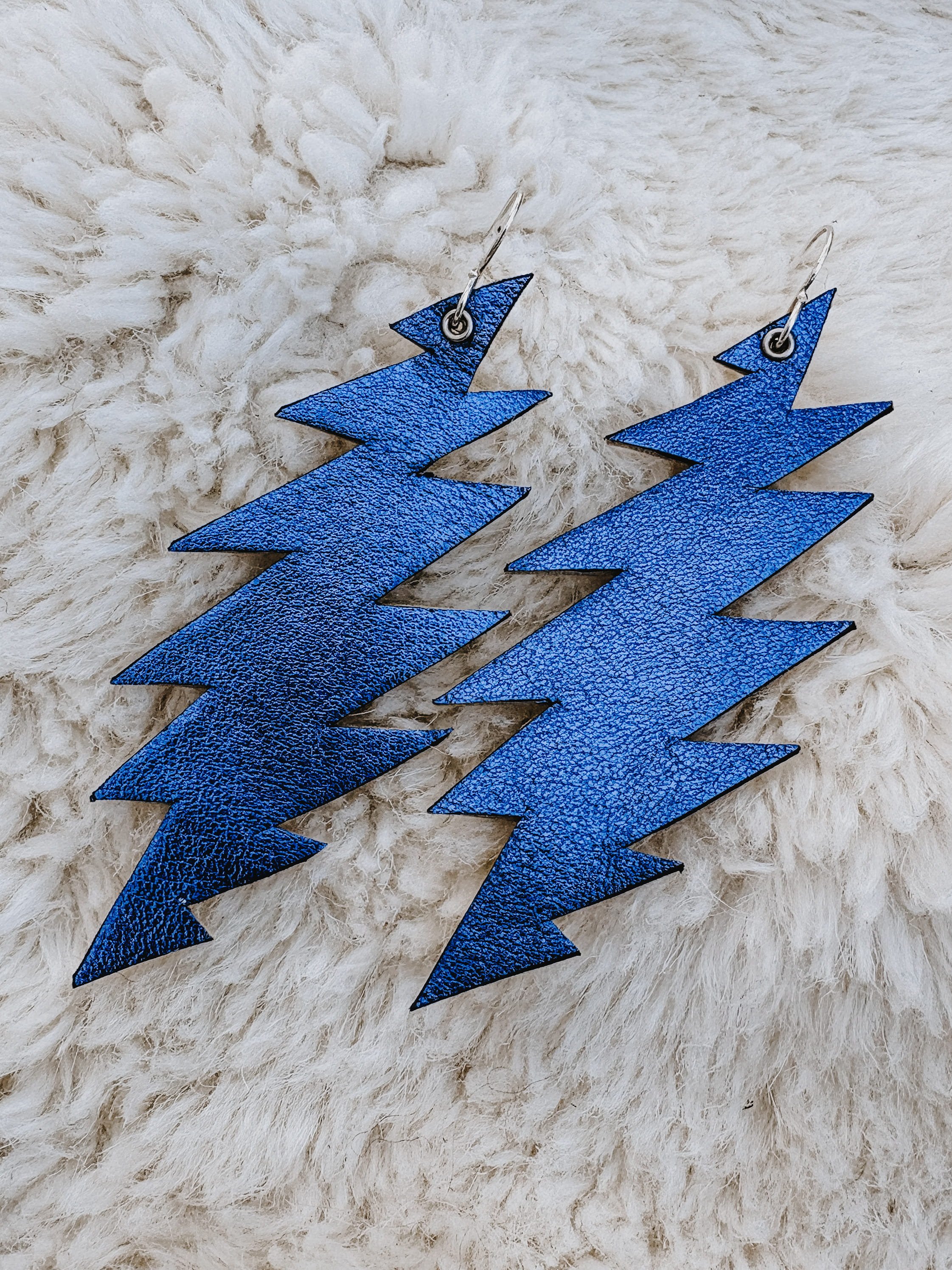 Bolt met blue (1).jpg