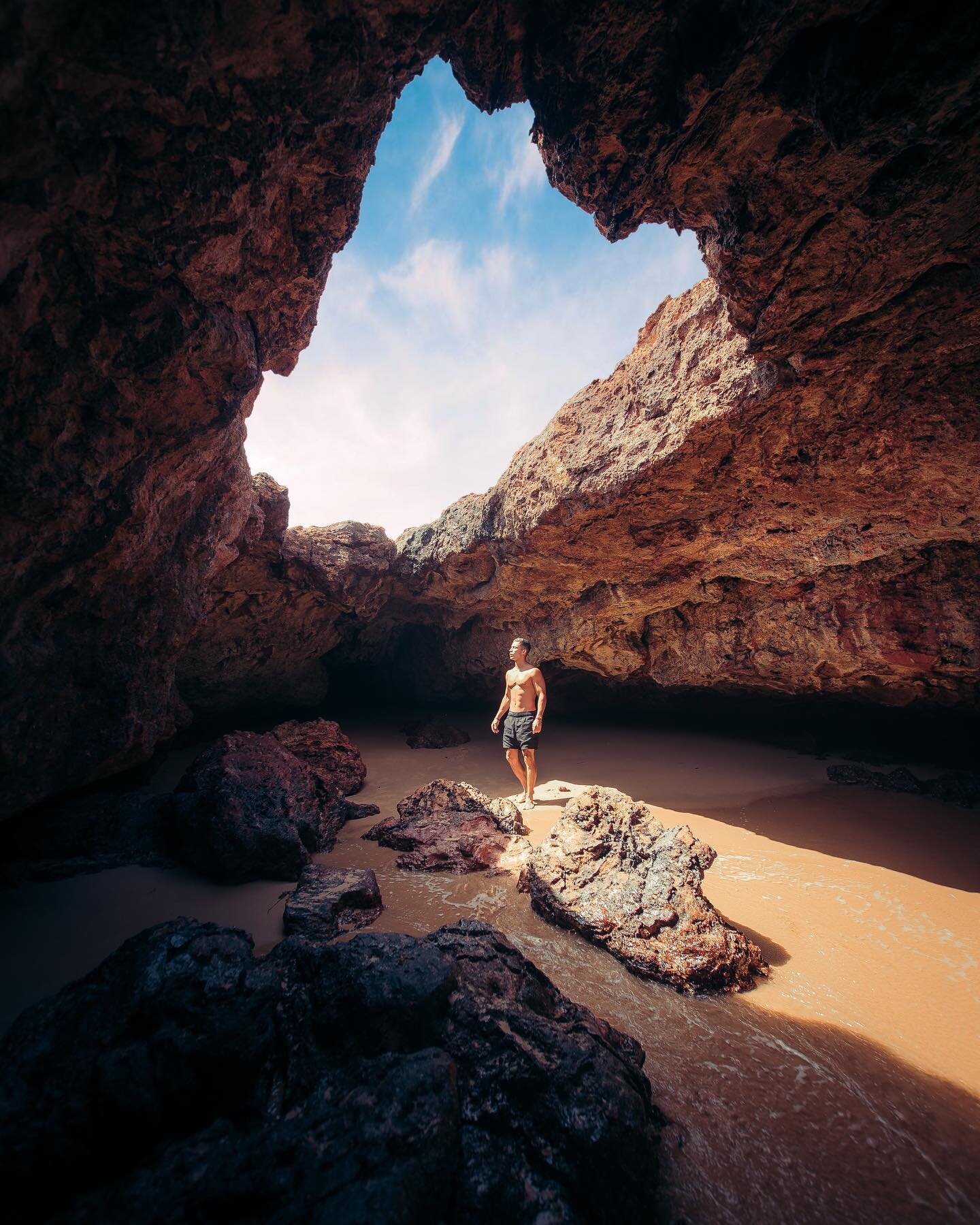 Exploring hidden caves in Australia 

The cool thing about this cave, is that it&rsquo;s only accessible in low tide! Once the tide is up it completely floods this entire cave. Meaning if you&rsquo;re not out of there before the tide comes in, you co