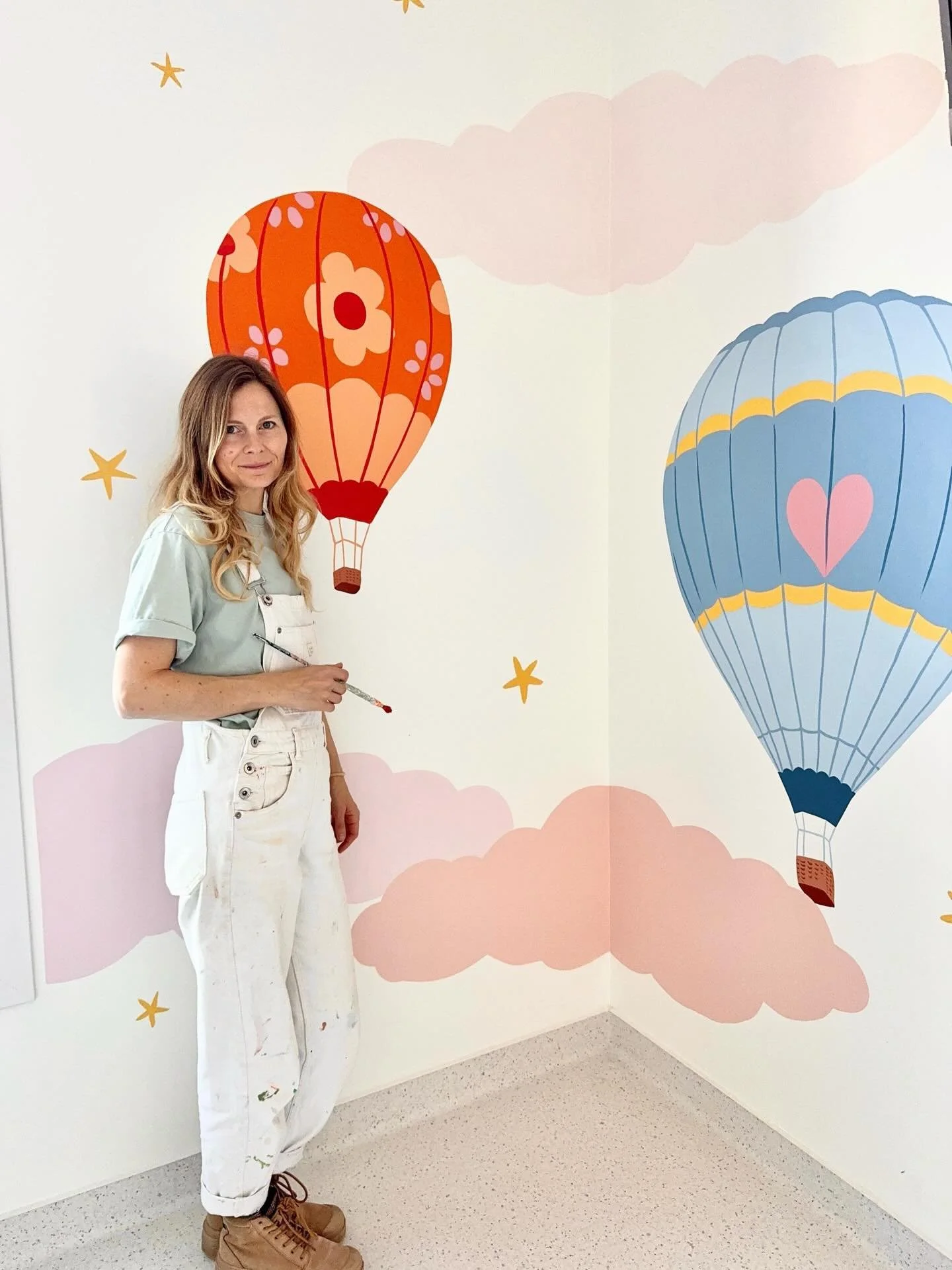 LES MONTGOLFI&Egrave;RES 🎈

Parmi les 8 fresques cr&eacute;&eacute;es pour le service de p&eacute;diatrie de l&rsquo;h&ocirc;pital de Pau, celle-ci est arriv&eacute;e en 2&egrave;me position de vos pr&eacute;f&eacute;r&eacute;es 🧡

C&rsquo;est l&rs