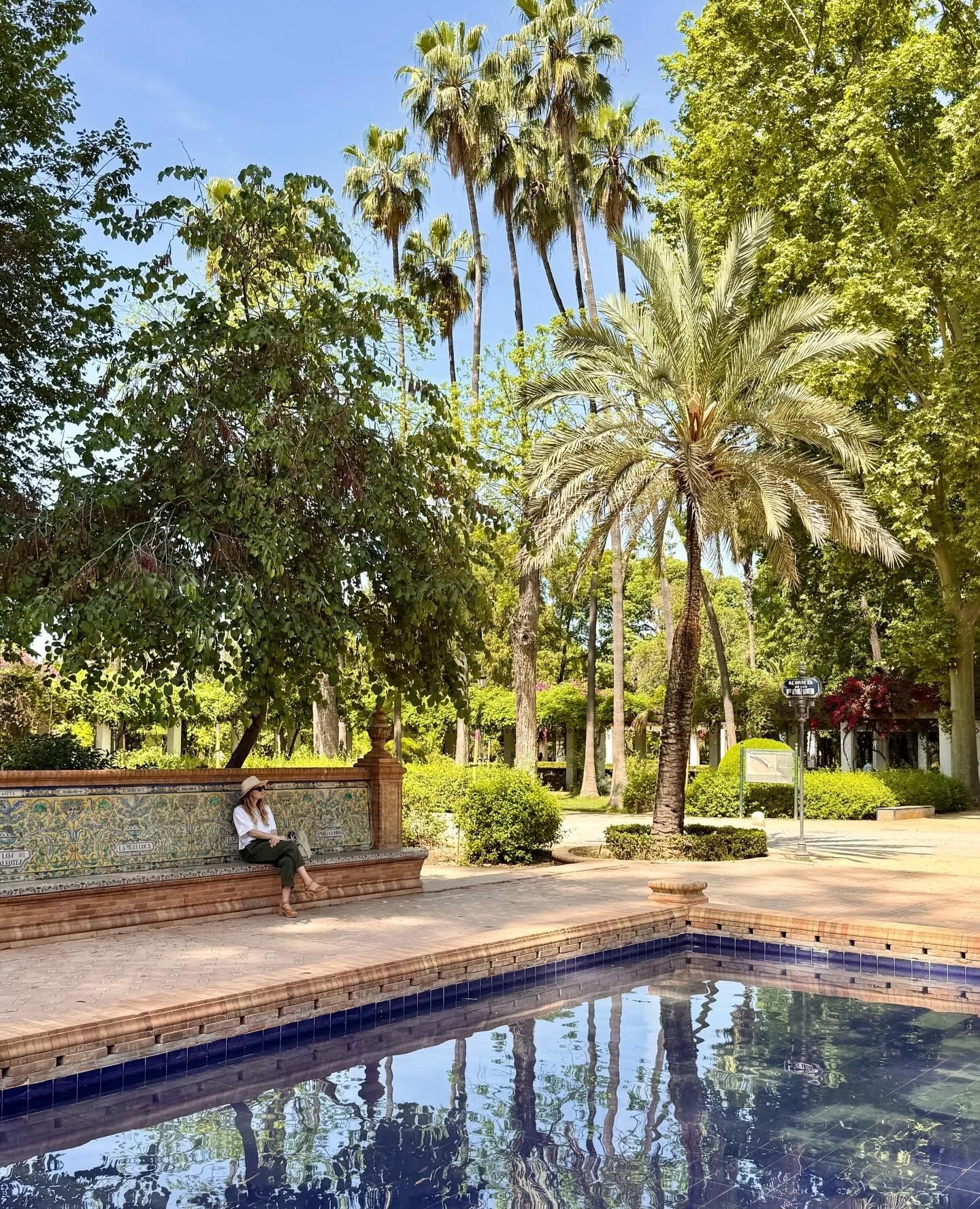 S&Eacute;VILLE, un cocktail de soleil, de chaleur et de couleurs 🌞

Un s&eacute;jour id&eacute;al pour se d&eacute;payser, d&eacute;couvrir une nouvelle culture et se reposer un peu entre deux visites.

C&rsquo;est une ville magnifique que je ne con