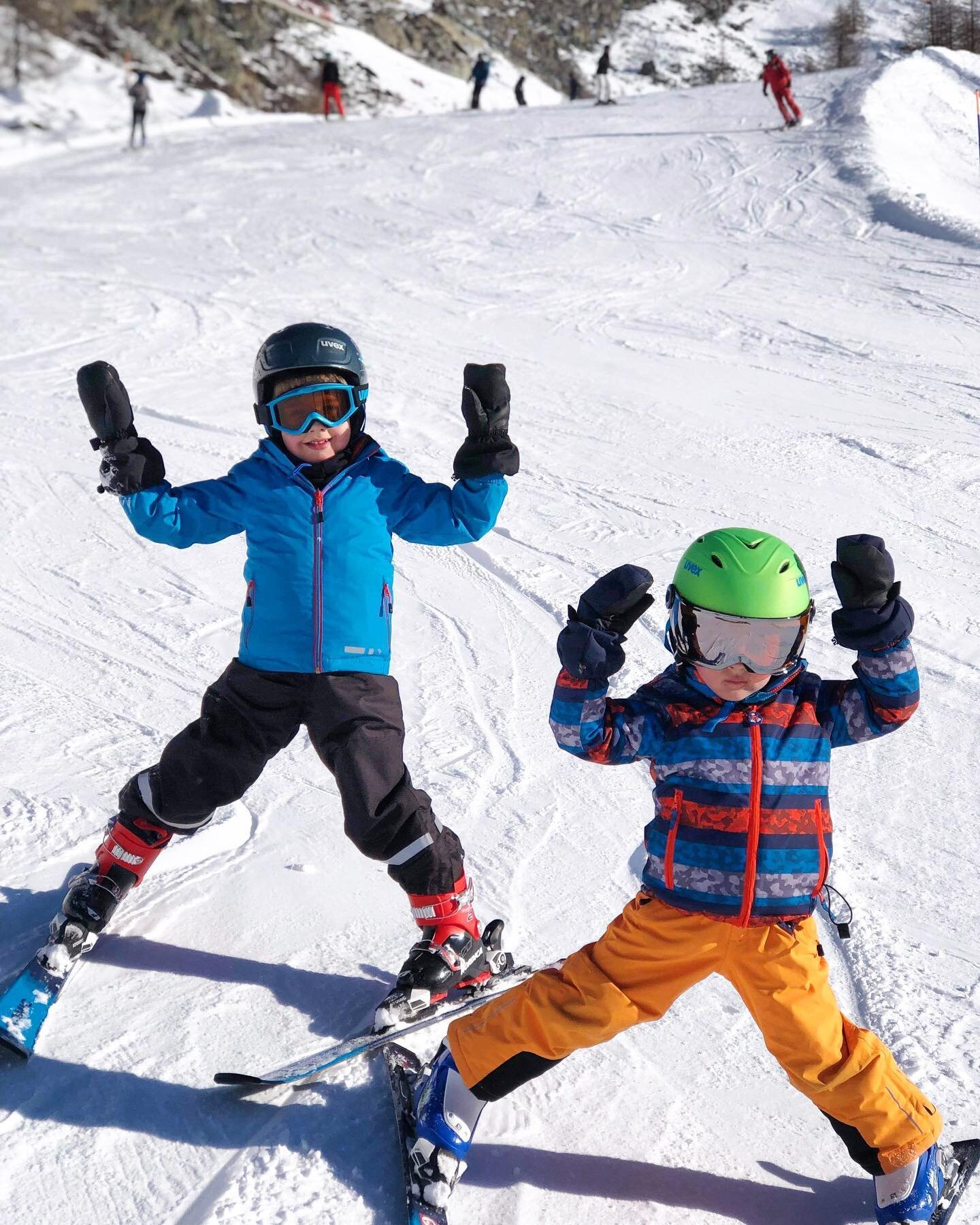 H A P P Y N E W Y E A R
&mdash;-
Hands up for 2021! 😘
.
.
.
.
#ski #skischool #skiing #skifast #skiinstructor #skiinstructorlife #skiingday #skiingislife #skiingfun #snow #snowy #winter #winterwonderland #winterfun #winterholiday #zermatt #switzerla