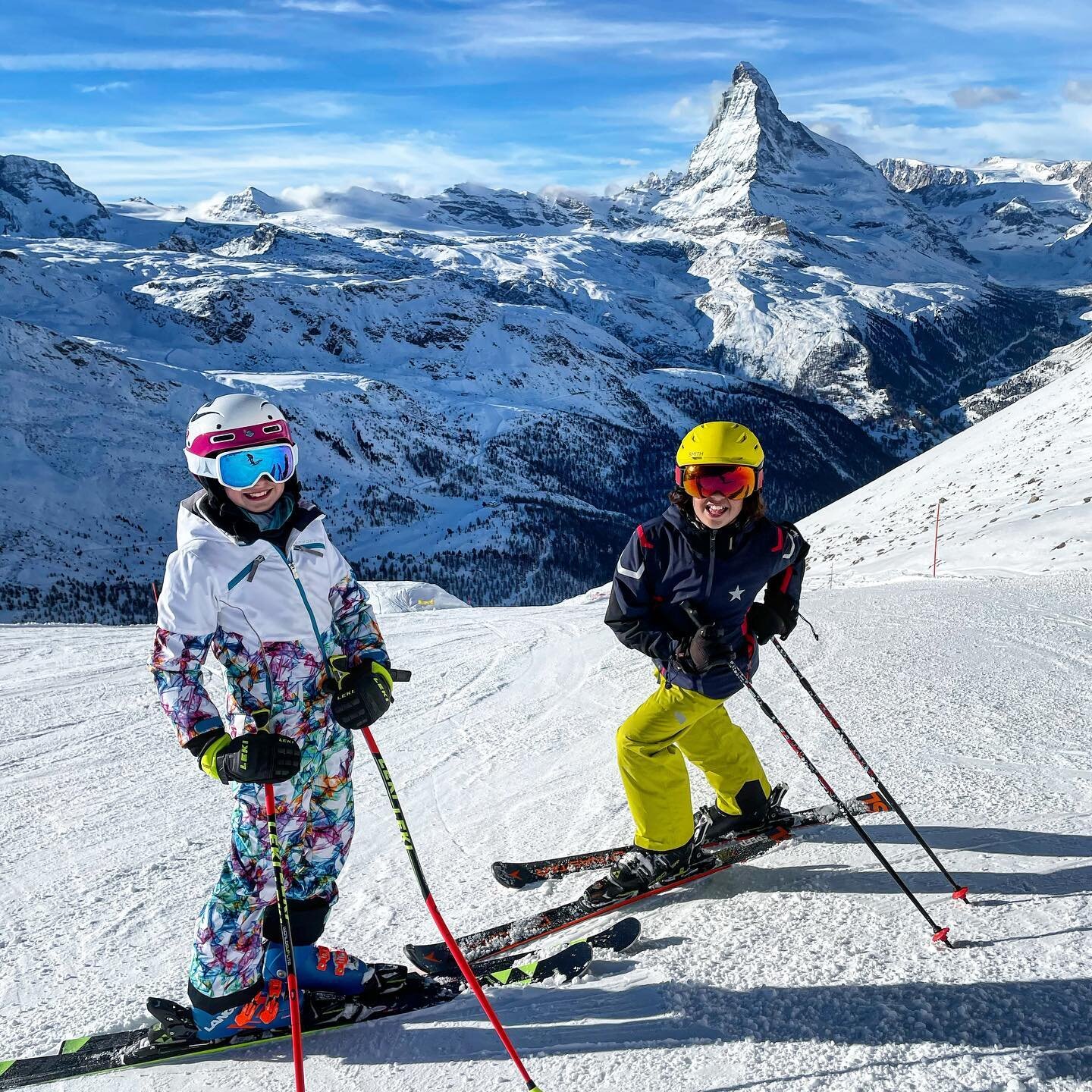 Days like these ❤️❤️❤️❤️
.
.
.
.
#ski #skischool #skiing #skifast #skiinstructor #skiinstructorlife #skiingday #skiingislife #skiingfun #snow #snowy #winter #winterwonderland #winterfun #winterholiday #zermatt #switzerland #matterhorn #campzermatt #w
