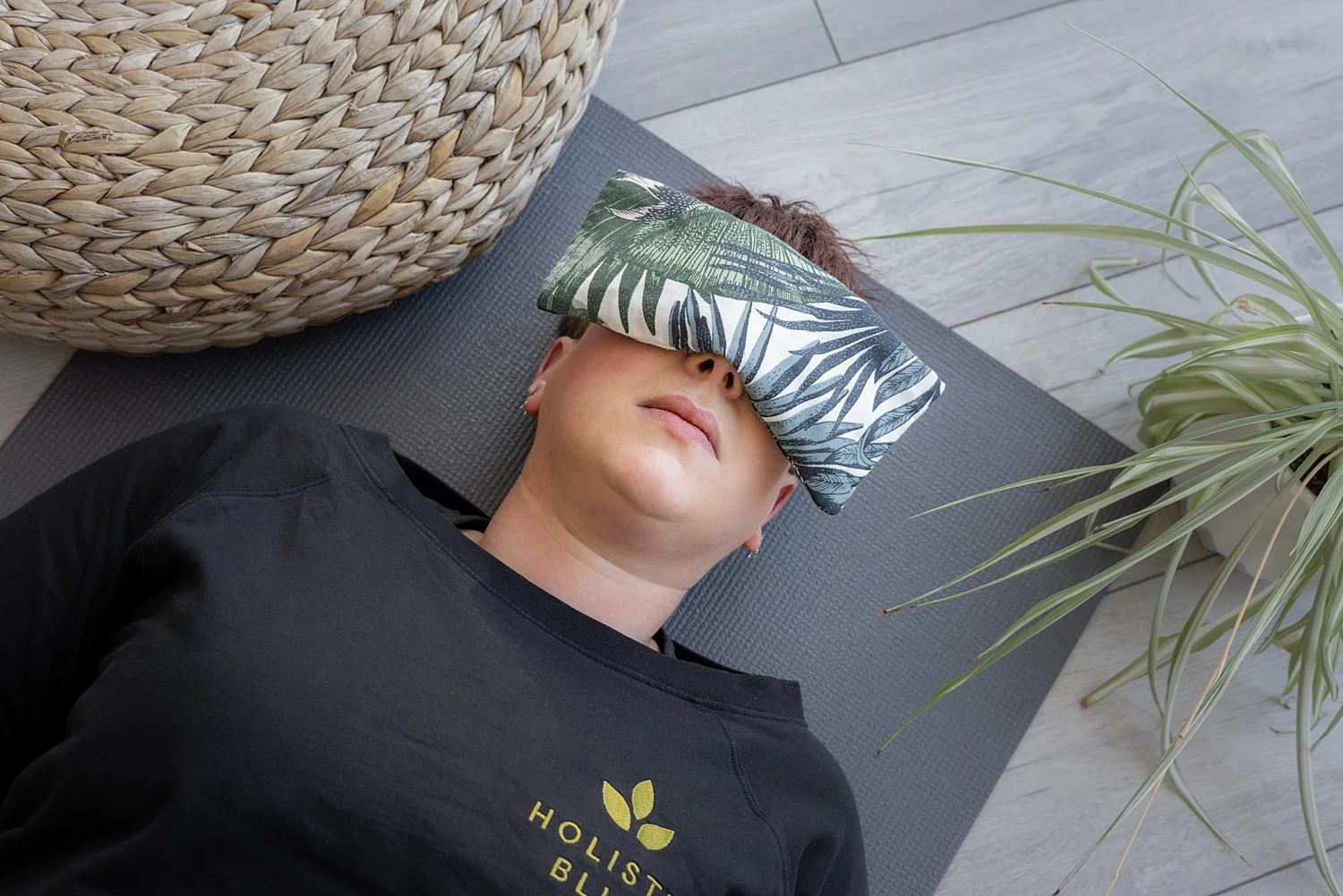 Holistic Calm - Mindfulness, Breath work, Meditation & Yoga Nidra