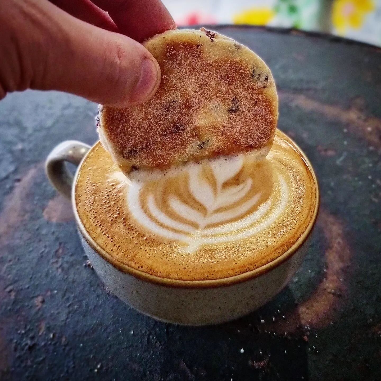 How do you like your welshcakes in the morning? 
.
#elephantandbun #elephantandbundeli #deli #takeaway #welshcakes #takeawaycoffee #coffee #latte #latteart  #flatwhite #frenchdip