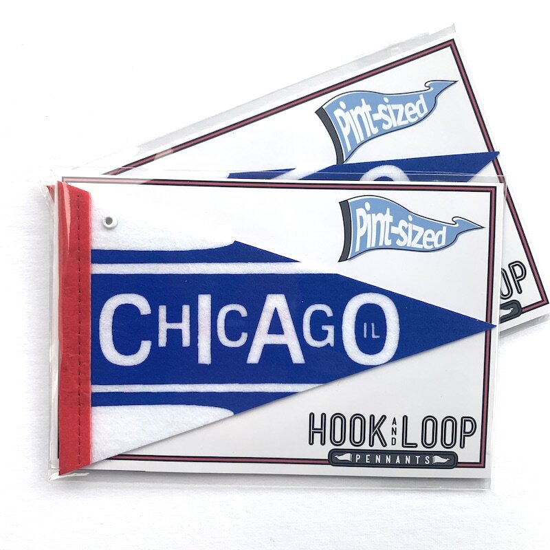 CHICAGO_MINI_CAMP_STYLE_PENNANT_GRADUATION_GIFT_SOUVENIR__47587.jpg