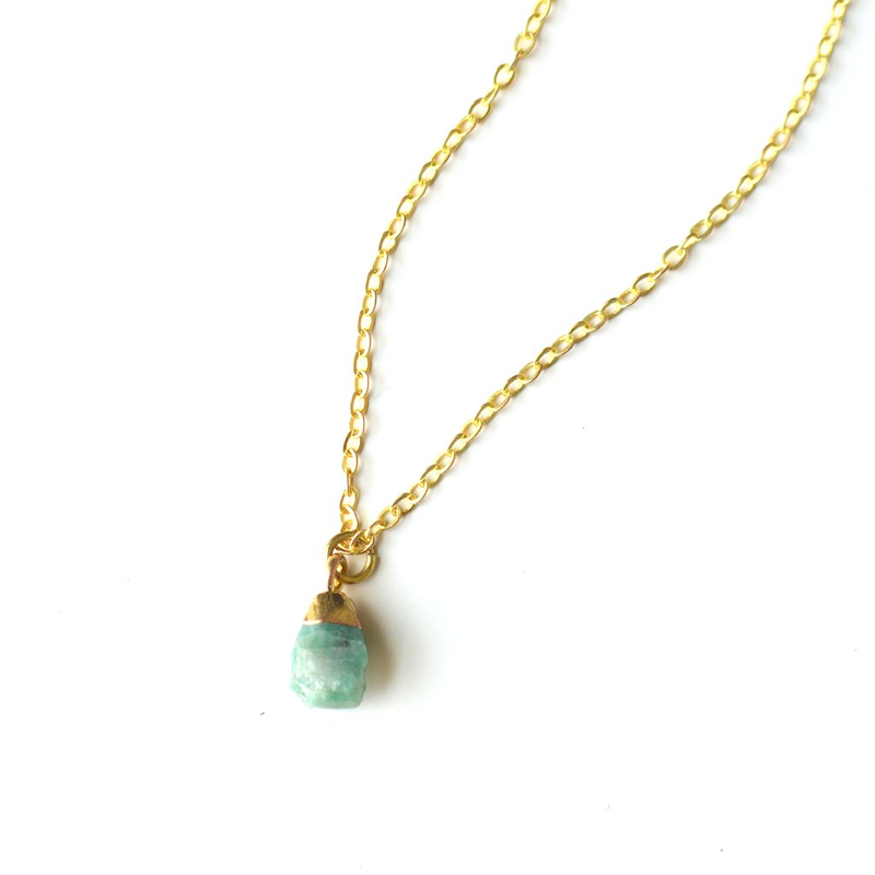 RAW_EMERALD_HEALING_STONE_NECKLACE_GEMSTONE_COMPASSION_NECKLACE__66552.png