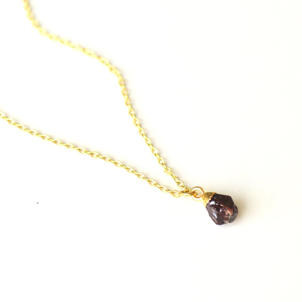 garnet_healing_stone_gemstone_hope_necklace__87164.png