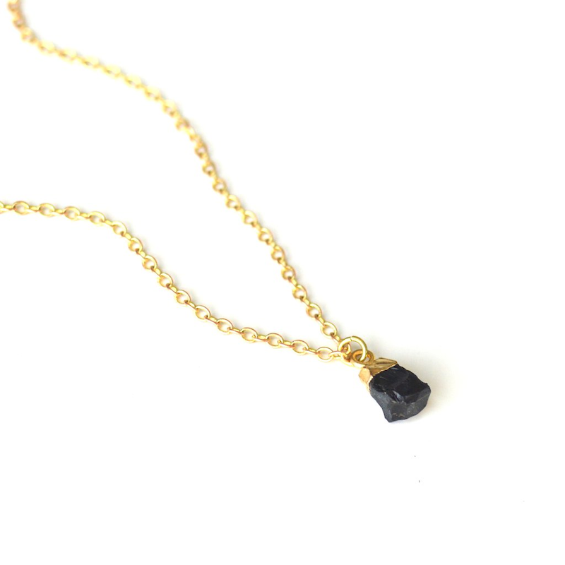 onyx_stone_gemstone_healing_stone_necklace_in_gold__72982.png