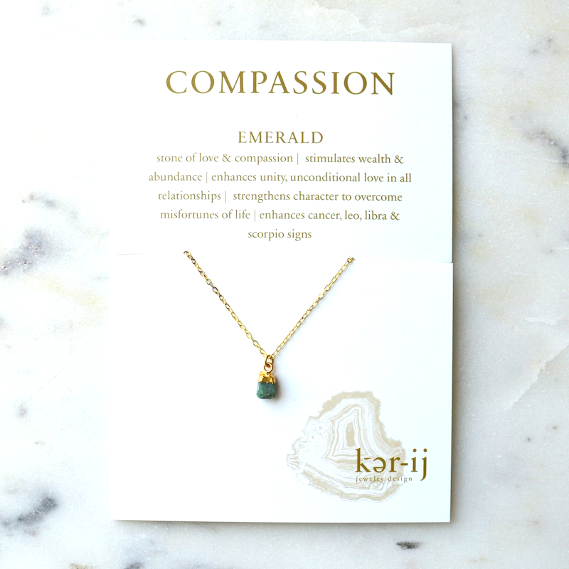 emeraLD_GEMSTONE_GOLD_NECKLACE_HEALING_STONE_COMPASSION_NECKLACE__76730.png
