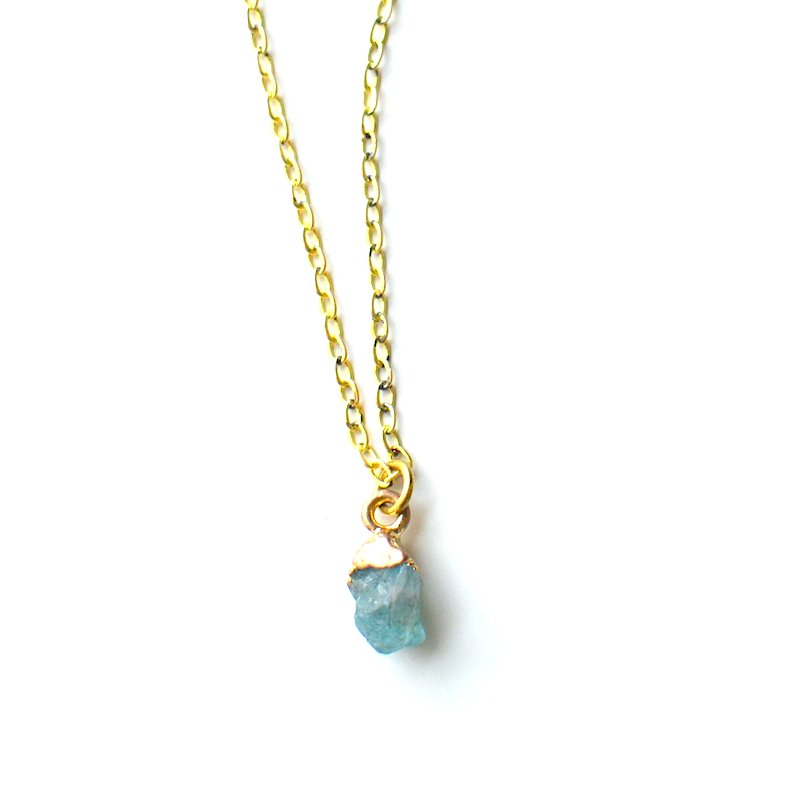aquamarine_healing_stone_gold_necklace_calming_gemstone__55336.png